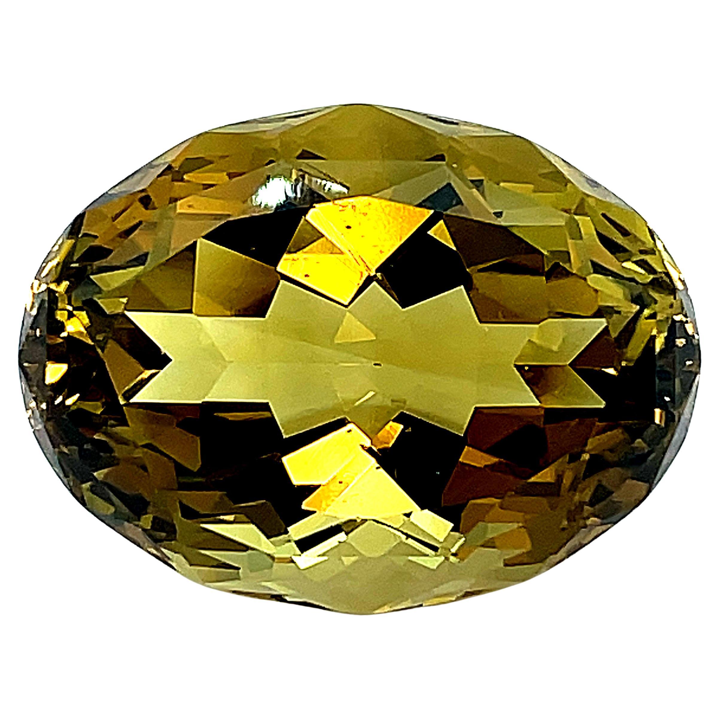 Cristal de Cuarzo Champán Ovalado Facetado de 223 Quilates
