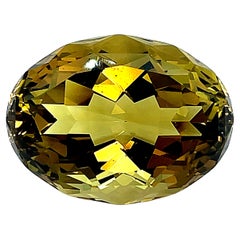 Cristal de Cuarzo Champán Ovalado Facetado de 223 Quilates