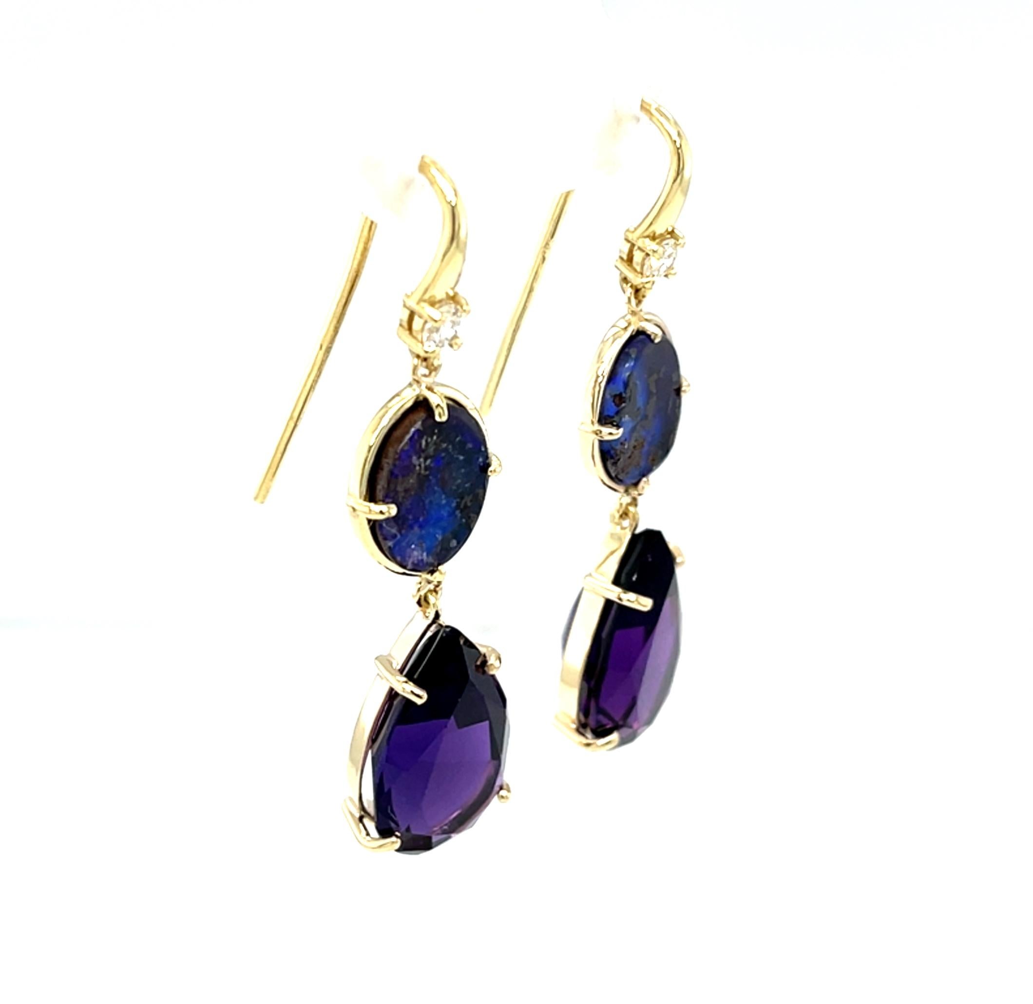 Artisan Boucles d'oreilles pendantes en or jaune 18k avec opale Boulder, améthyste, poire et diamant en vente