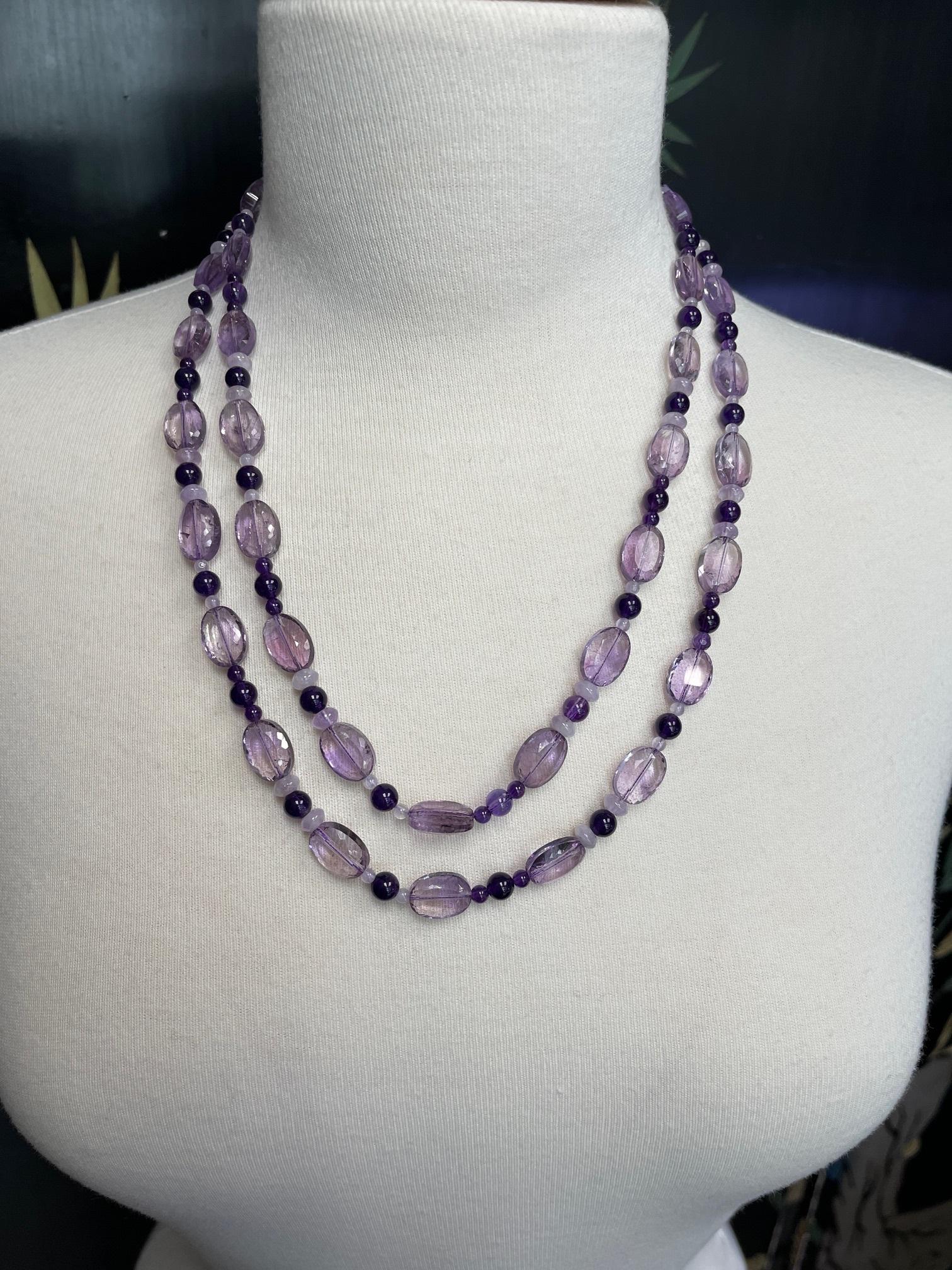 Rose de France, Amethyst und Kunzit Perlenkette, 46 Zentimeter lang (Kunsthandwerker*in) im Angebot