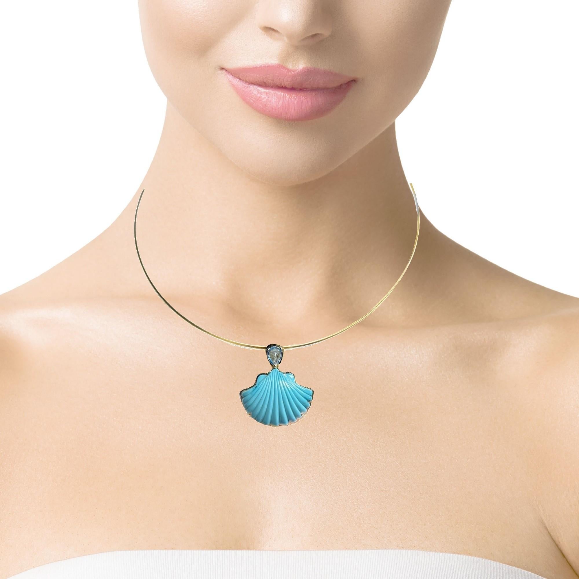 Colgante Concha Turquesa Mina Bella Durmiente Tallado a Mano Oro 18k en venta 1