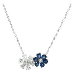 Collar floral con zafiro azul y diamantes en oro blanco de 18k, ajustable a 16"