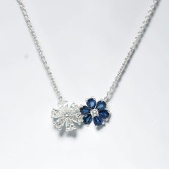 Collar floral con zafiro azul y diamantes en oro blanco de 18k, ajustable a 16"