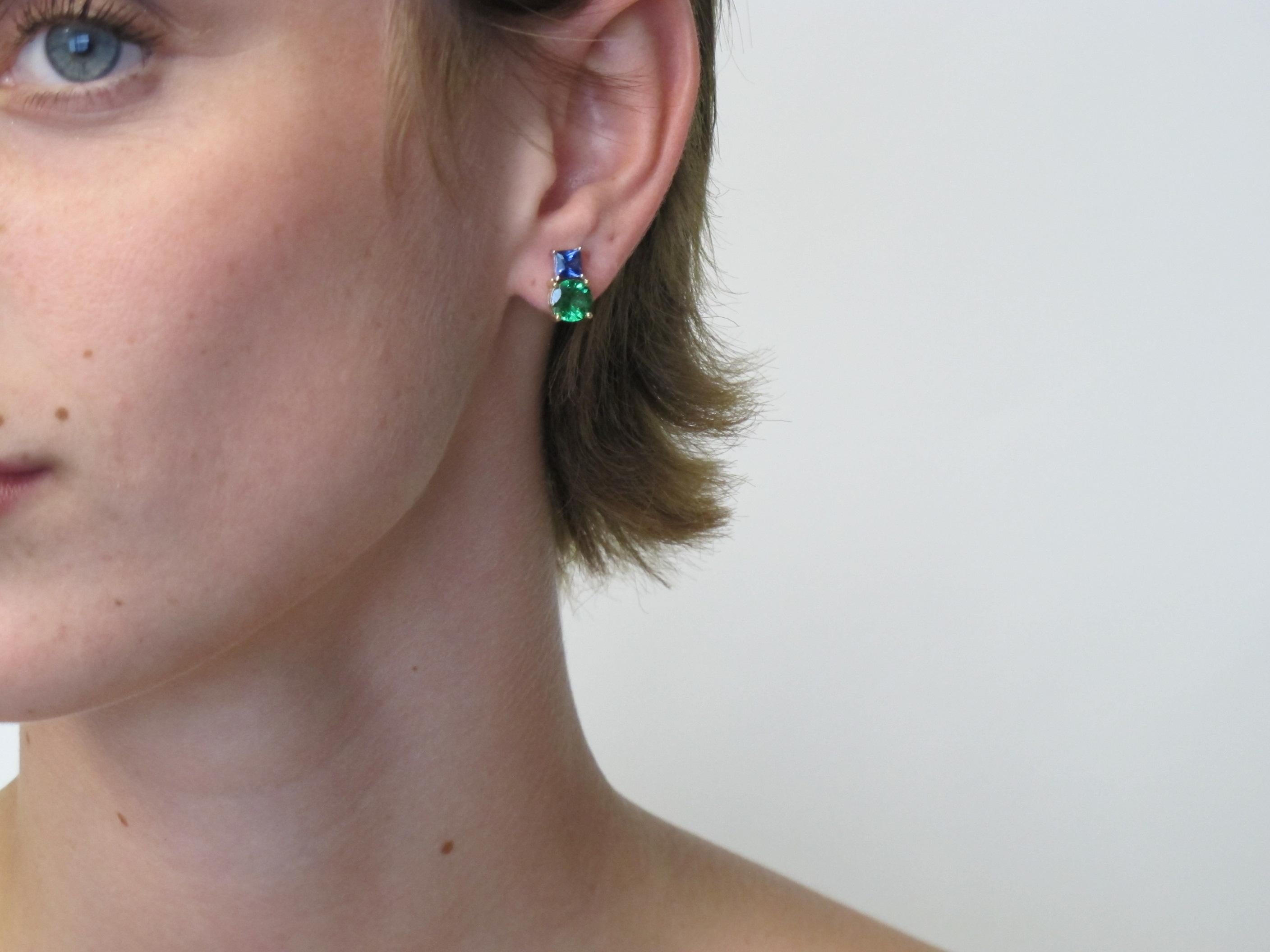 Tsavorite Garnet and Sapphire Earrings 18 Karat Yellow and White Gold In New Condition In Los Angeles, CA