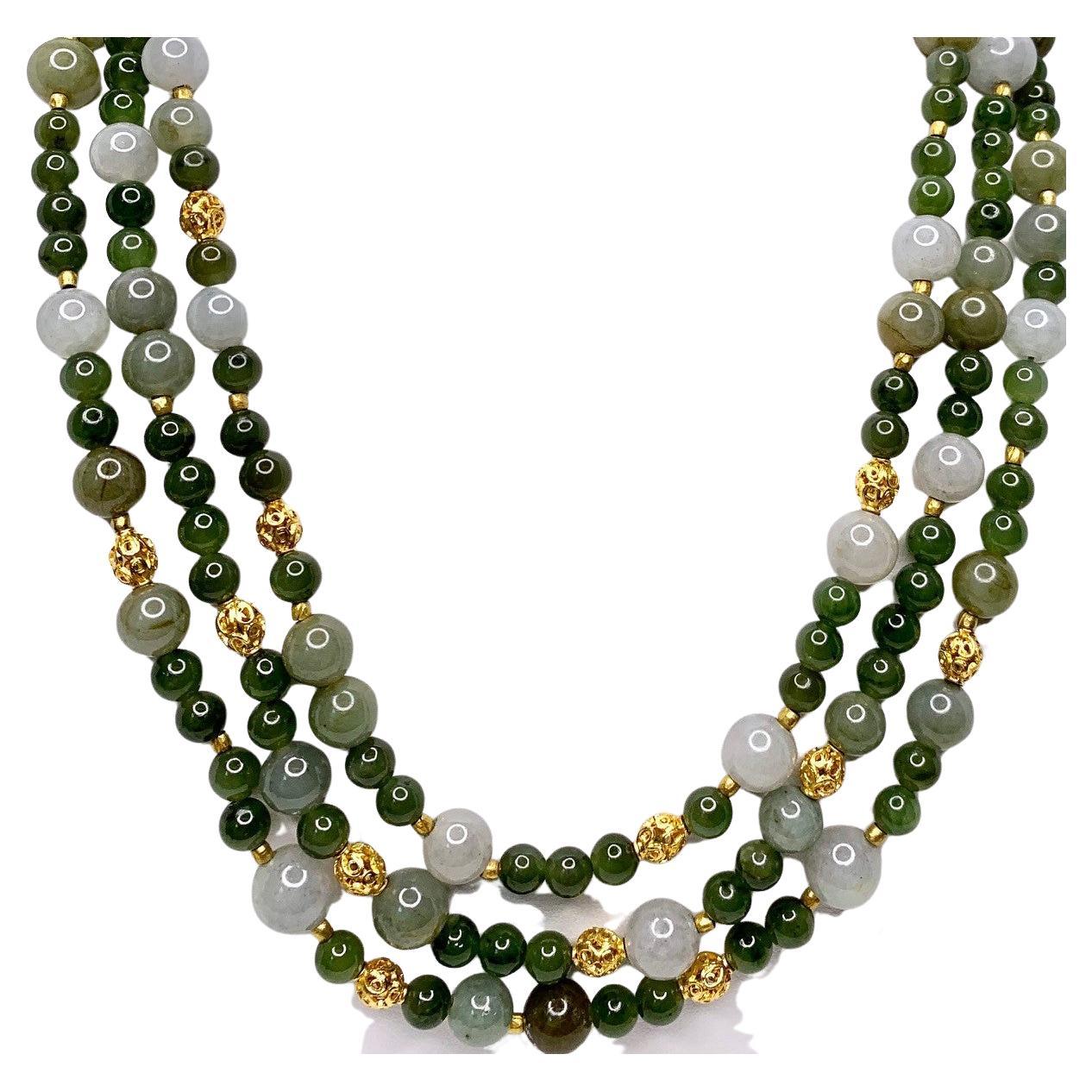 3-reihige, mehrfarbige, perlenbesetzte Jade-Halskette mit Akzenten aus 18k und 22k Gelbgold