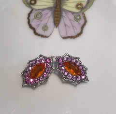 Exceptionnelles boucles d'oreilles mexicaines en or ornées d'opales, de saphirs violets et de diamants