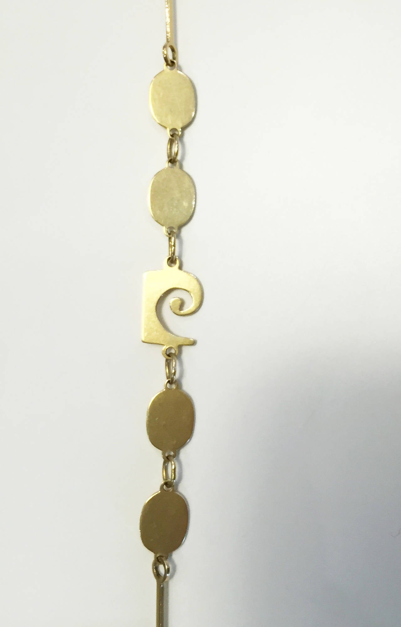 18K gold necklace ca. 1970. Signed Pierre Cardin.