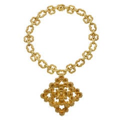 Vintage Wander Floral Gold Pendant Necklace