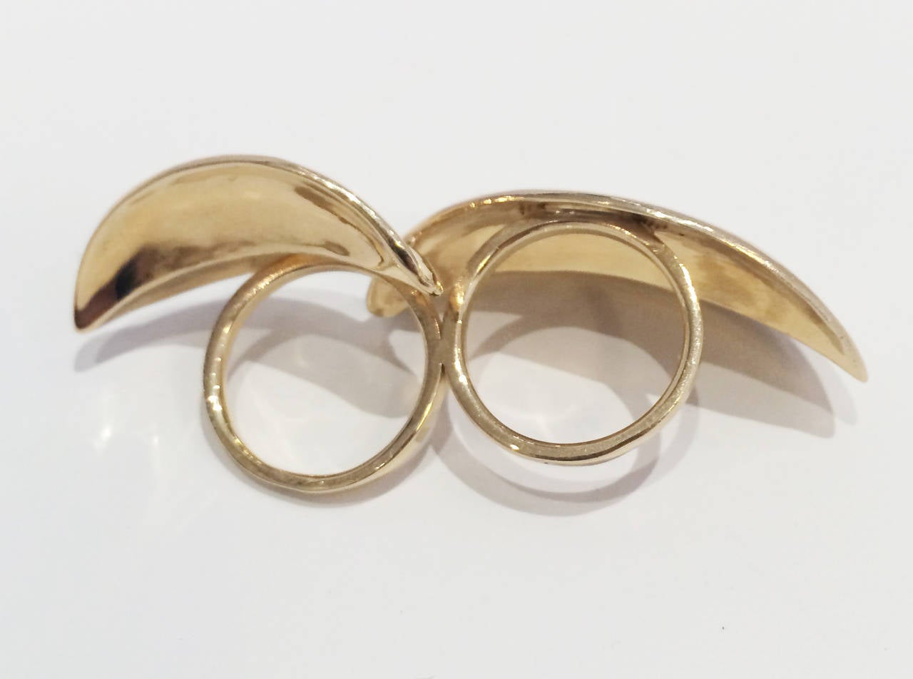 Gold Two-Finger Leaf Ring In New Condition In New York, NY