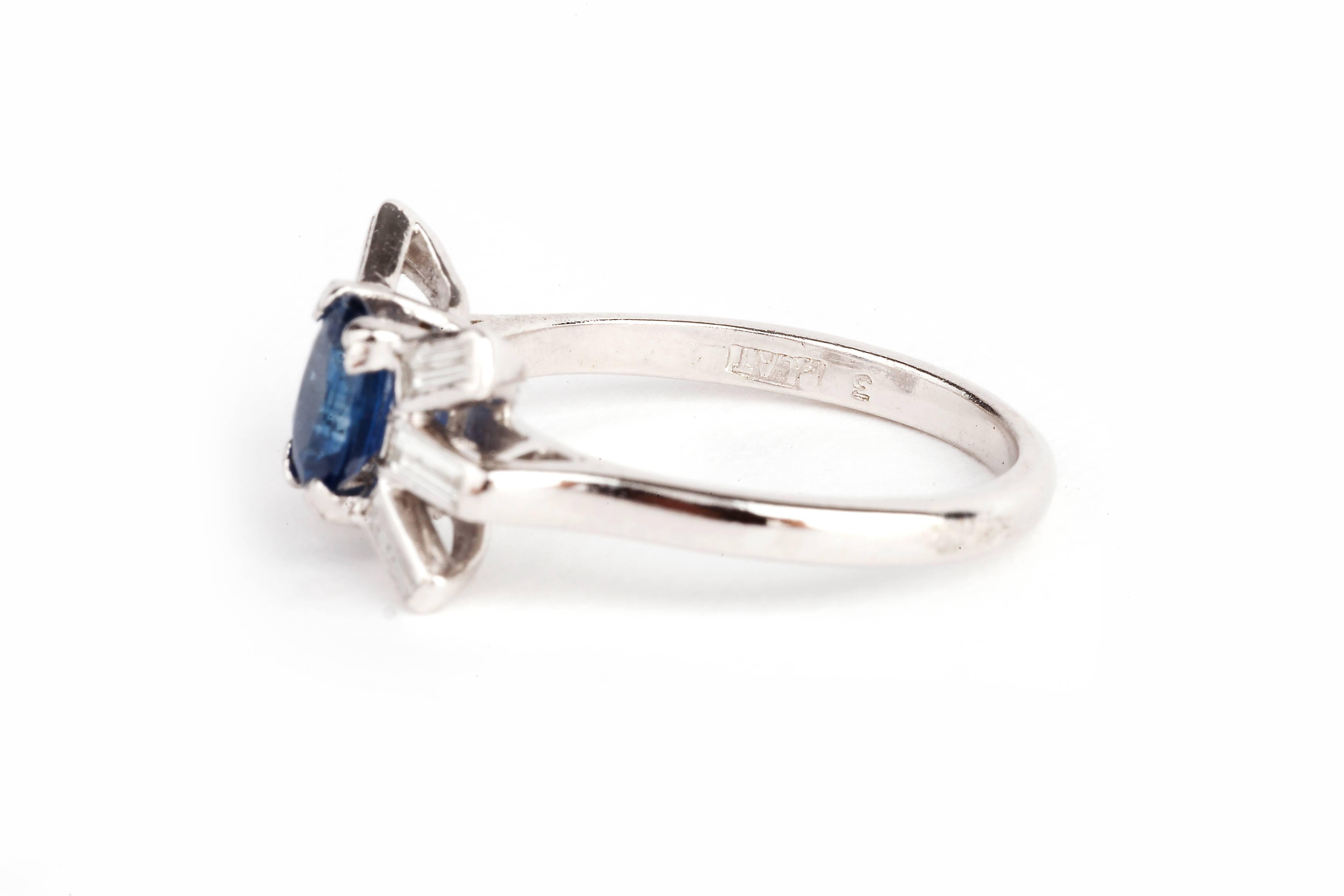 Baguette Cut Platinum Art Deco Natural Cornflower Blue Sapphire and Diamond Ring  For Sale