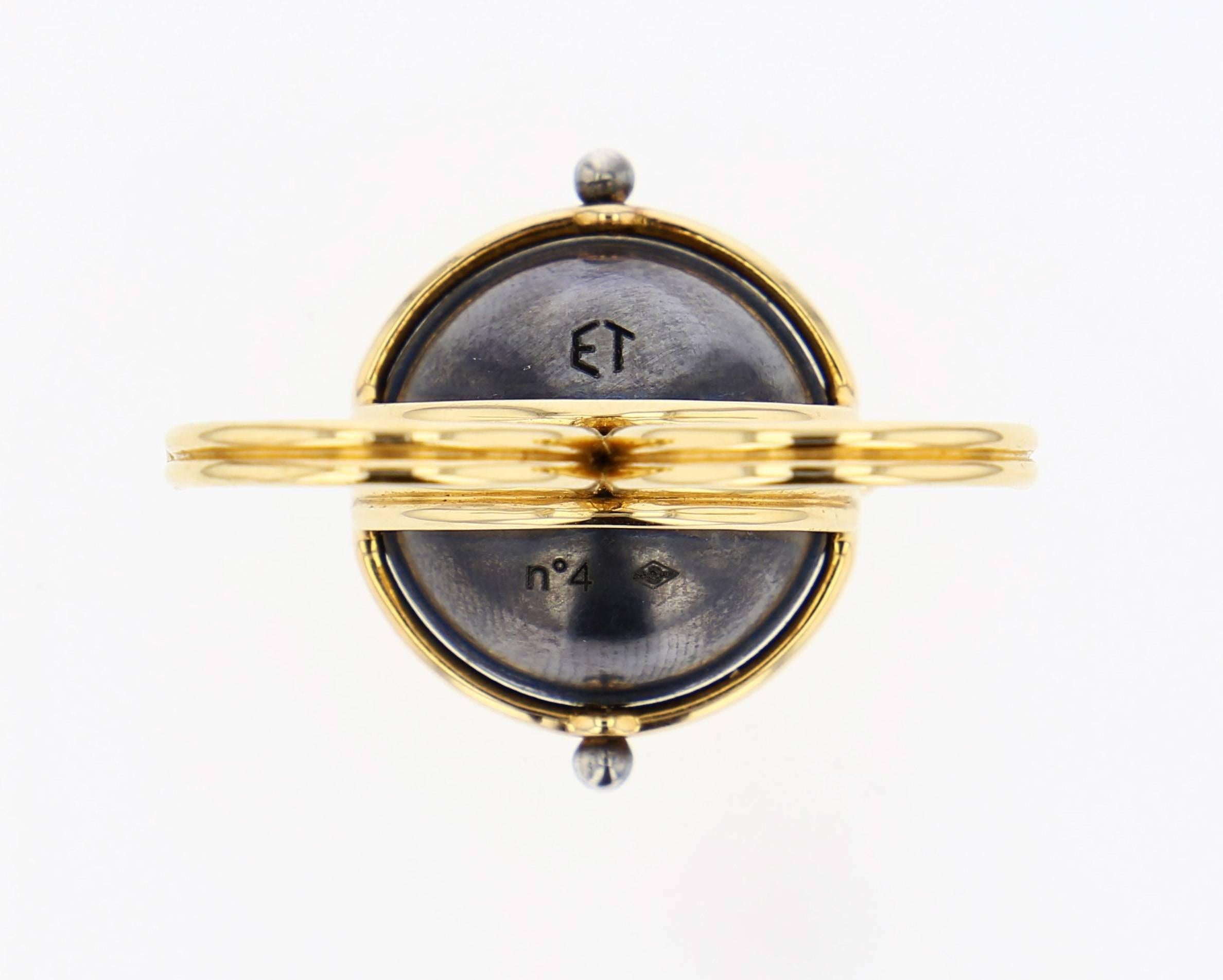 Neoclassical Elie Top Mecanique Celeste Bague Double Doigt Sphere Or Jaune, Diamants  For Sale