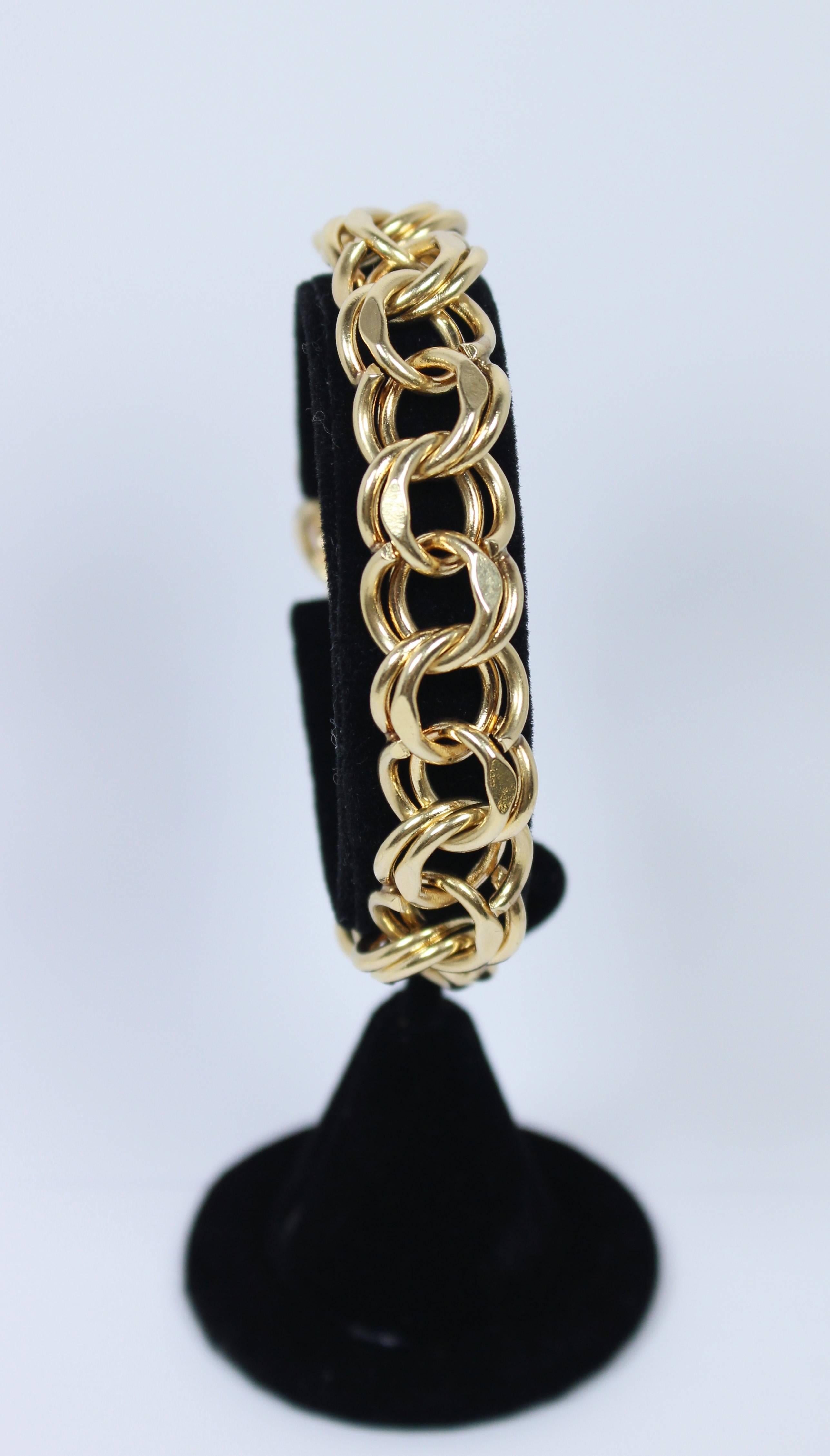 Gold Chain Link Bracelet In Excellent Condition In Los Angeles, CA