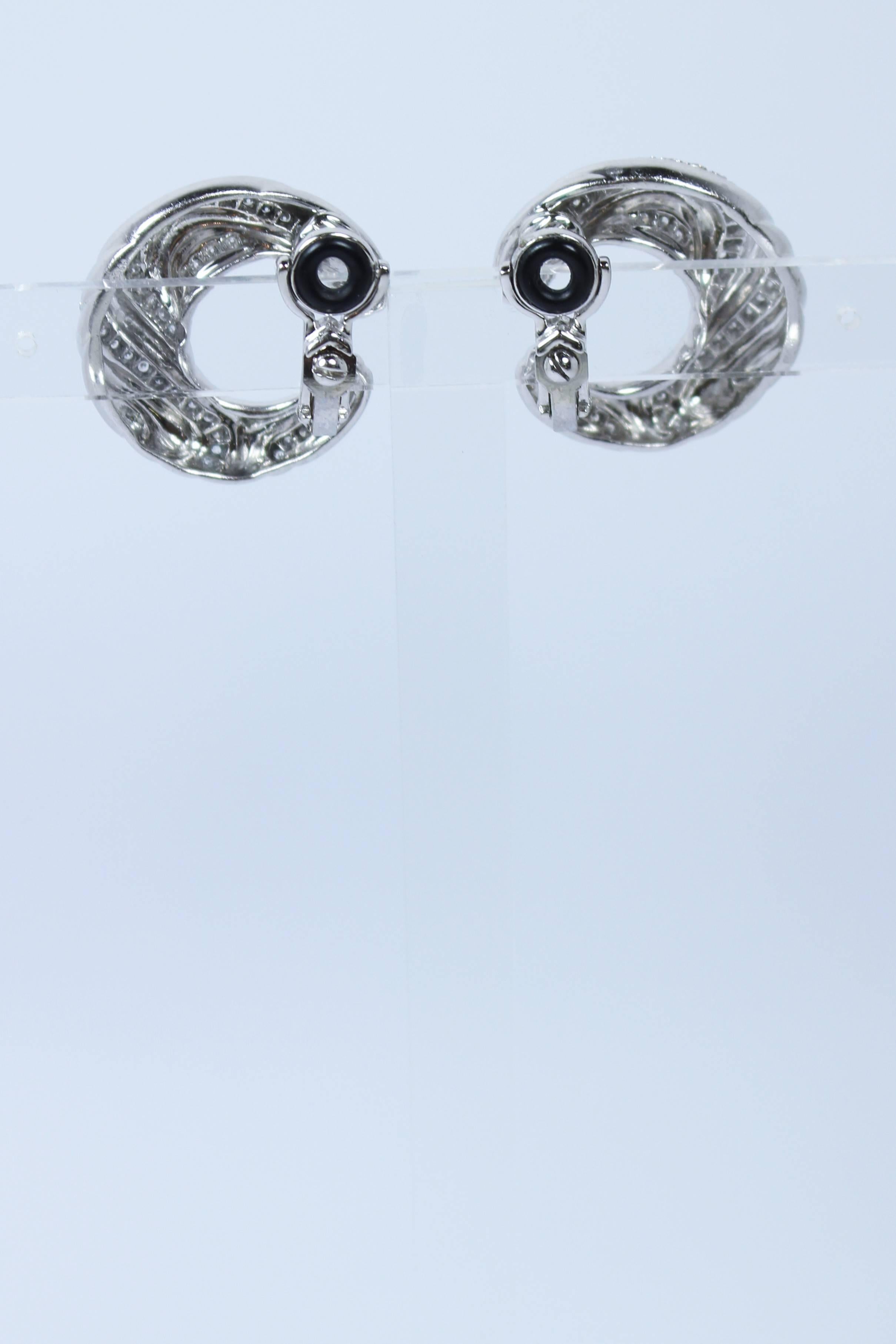 1.30 Carats Diamonds Platinum Crescent Clip Earrings  For Sale 1