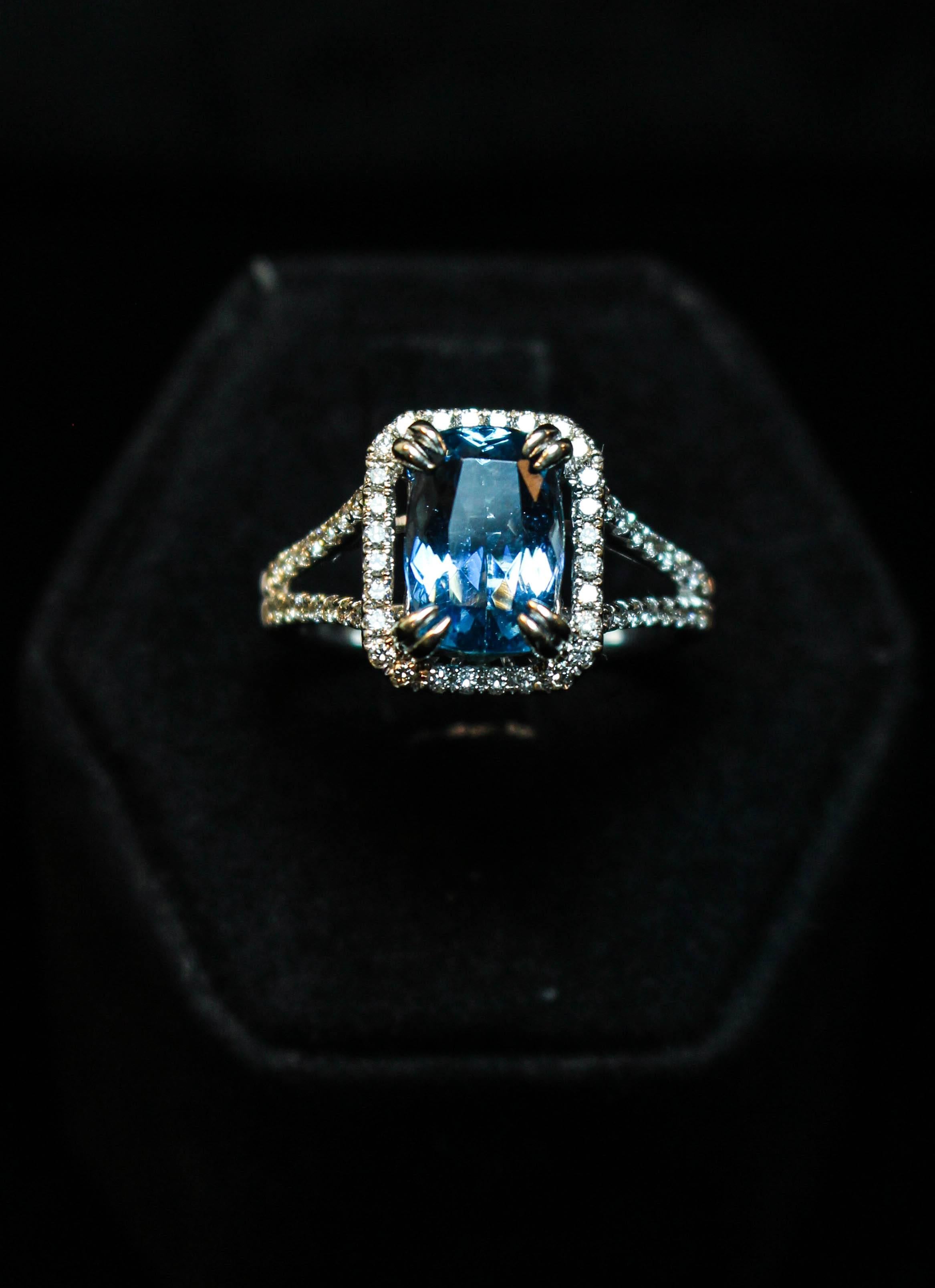 Round Cut  2.47 Carat Aquamarine Pave Diamond Ring For Sale