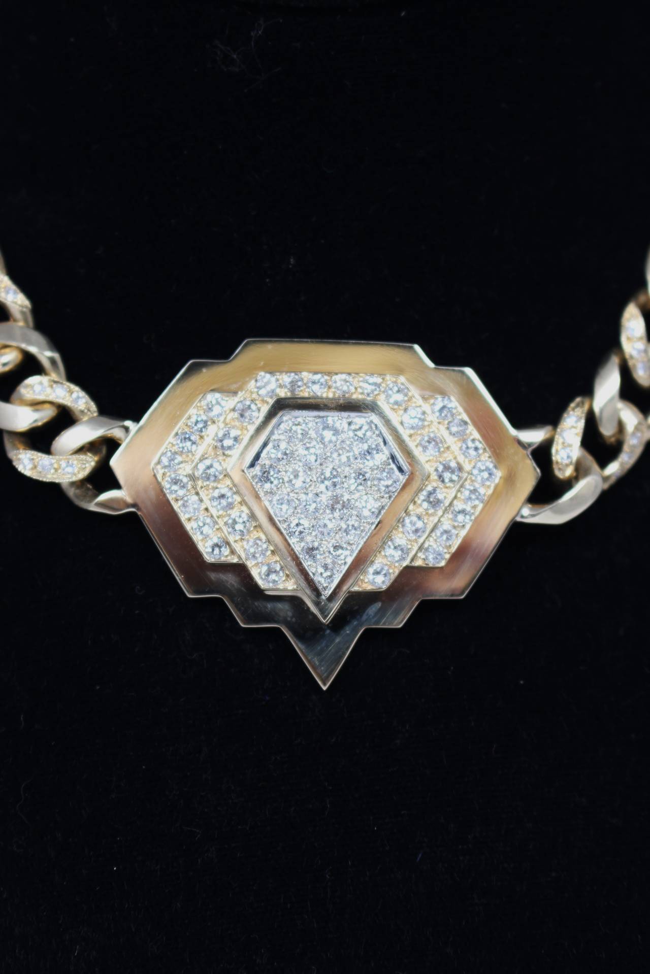 Diamond Gold Motif Link Necklace In Excellent Condition For Sale In Los Angeles, CA