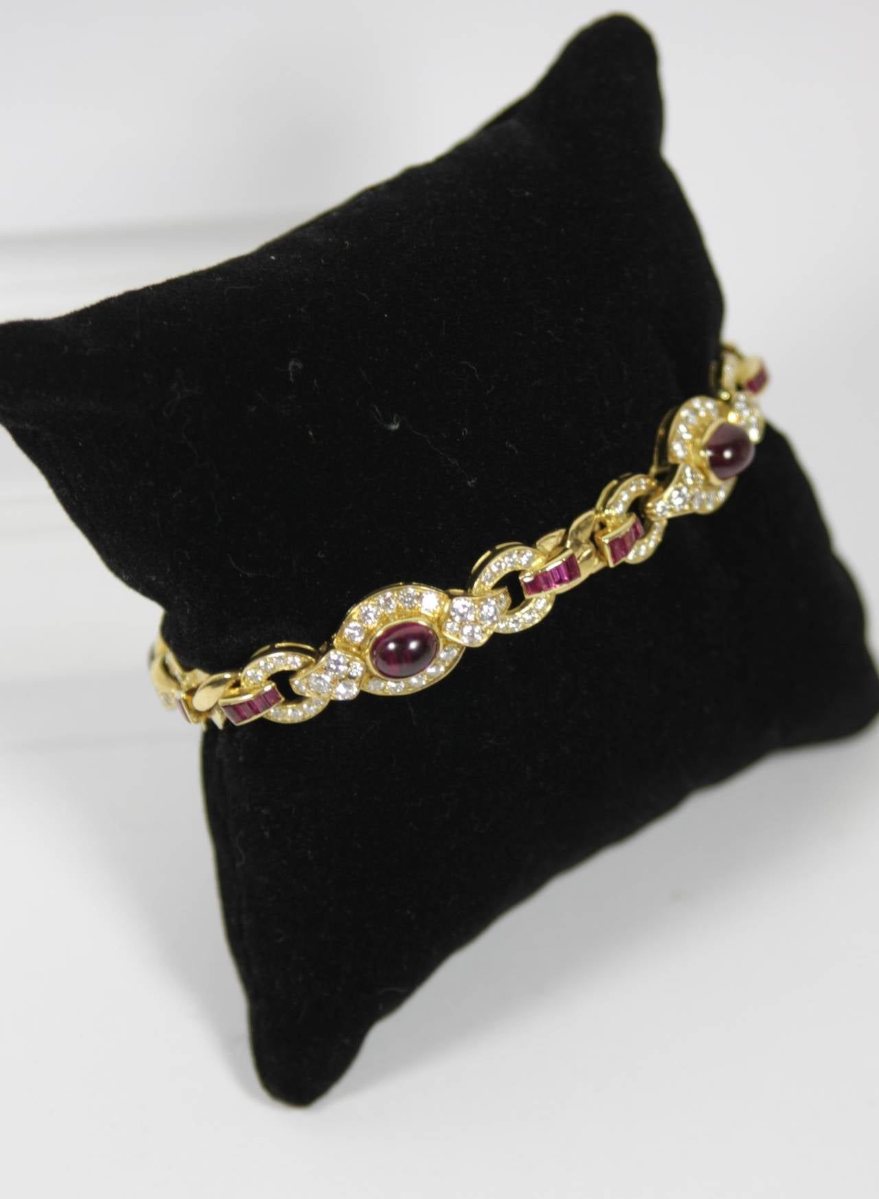 Cabochon and Calibre Cut Ruby Diamond Gold Bracelet In Excellent Condition For Sale In Los Angeles, CA