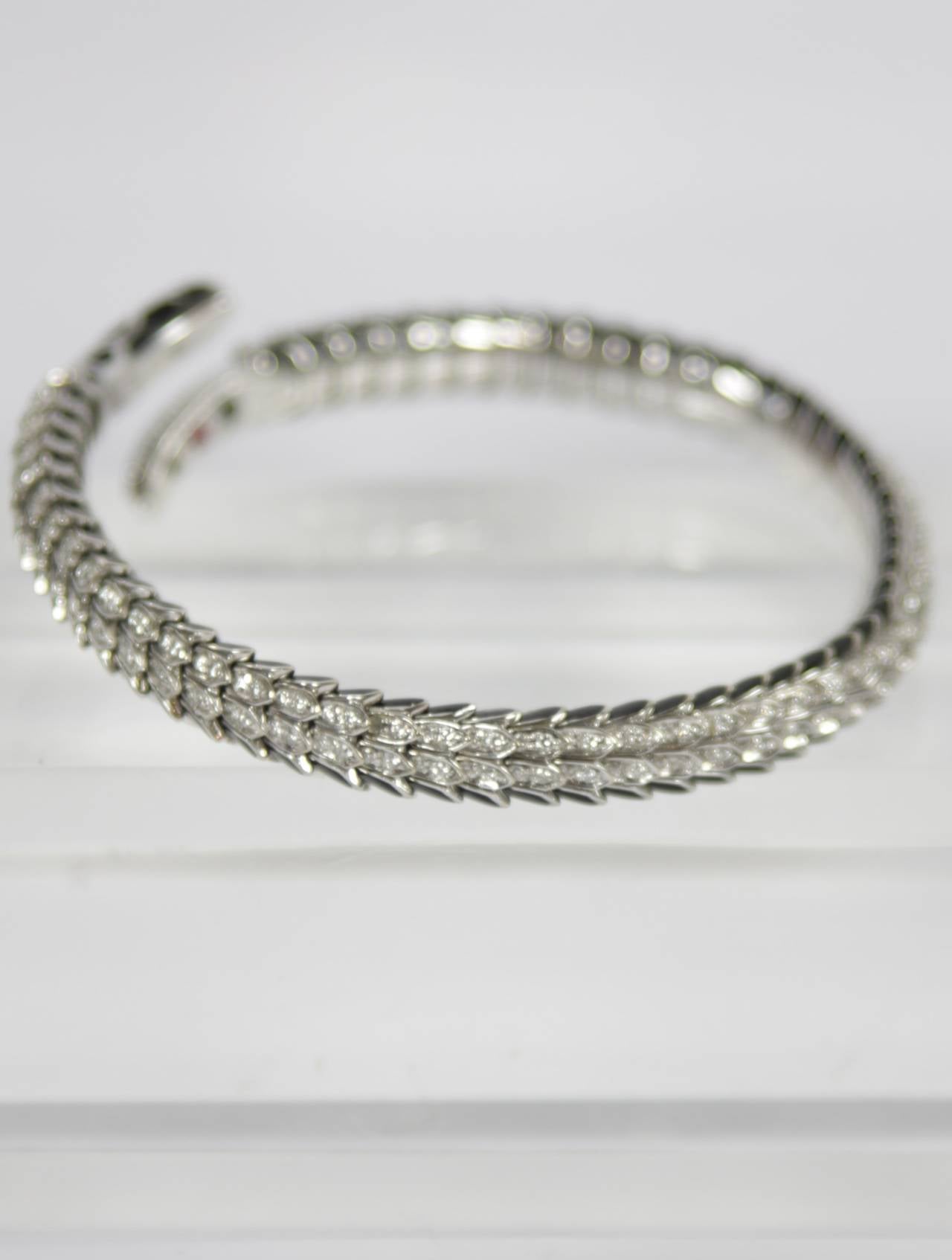 Roberto Coin Diamond Pave Gold Snake Wrap Cuff Bracelet In Excellent Condition For Sale In Los Angeles, CA