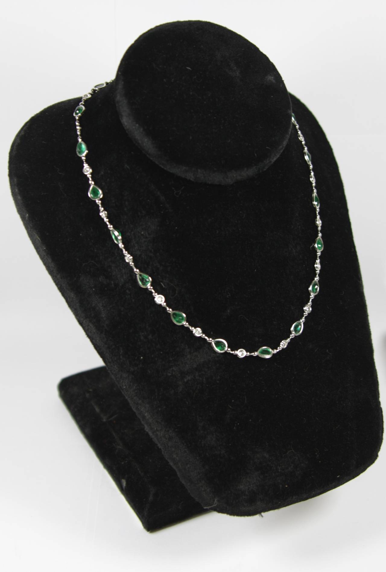 Emerald Diamond Platinum Necklace In Excellent Condition In Los Angeles, CA