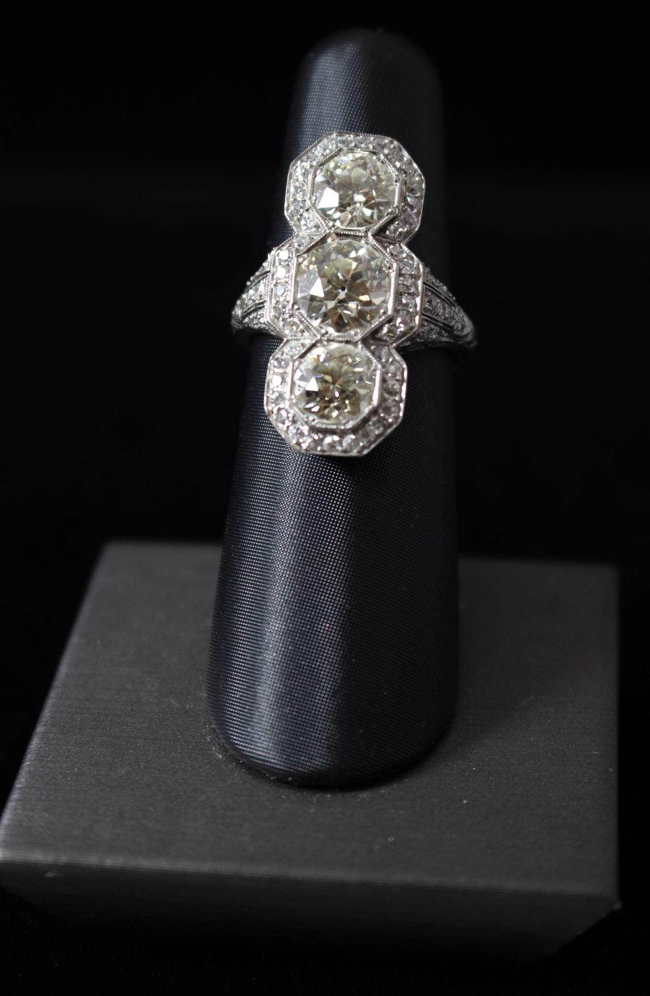 1900s Edwardian European Cut Diamonds Ring  In Excellent Condition For Sale In Los Angeles, CA