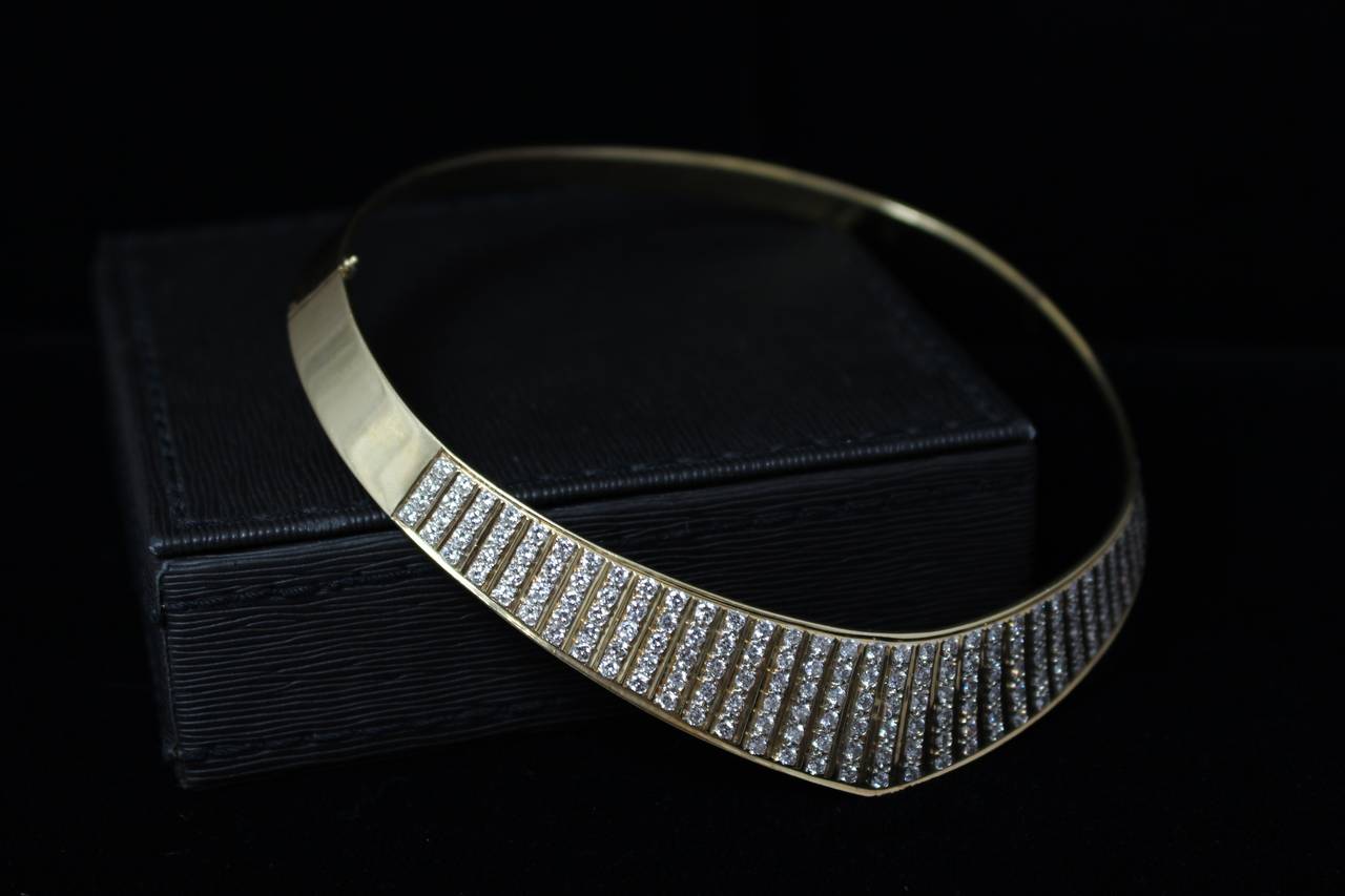 Terry Moore’s Diamond Gold Collar 1