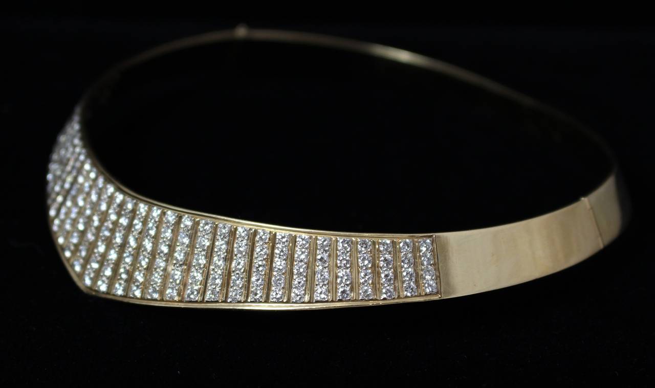 Terry Moore’s Diamond Gold Collar 3