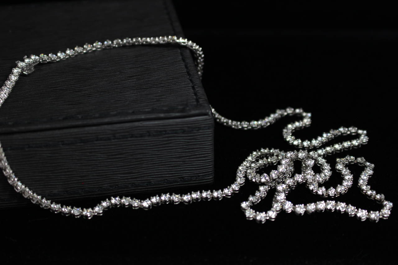 Opera Length White Gold Necklace with 25 Carats 196 Round Brilliant Diamonds 1