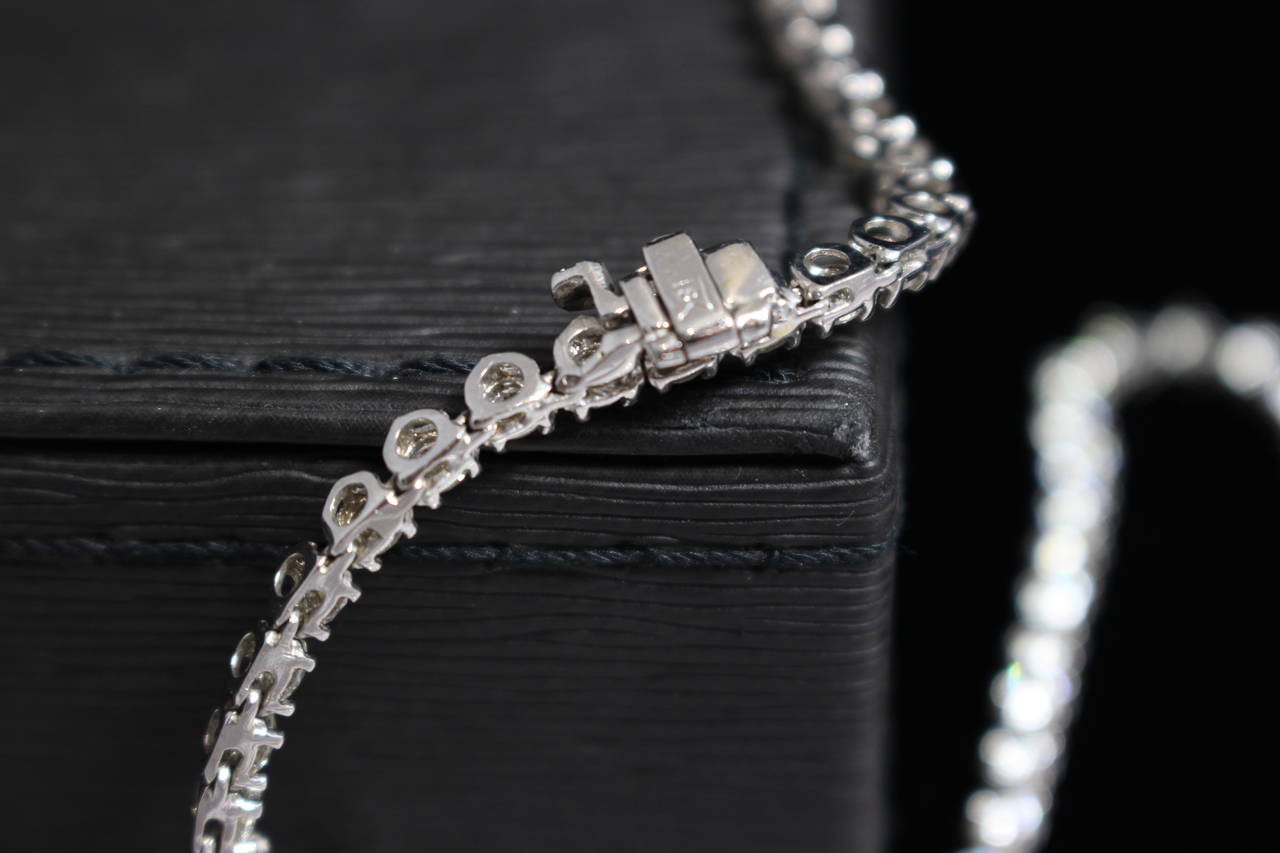 Opera Length White Gold Necklace with 25 Carats 196 Round Brilliant Diamonds 2