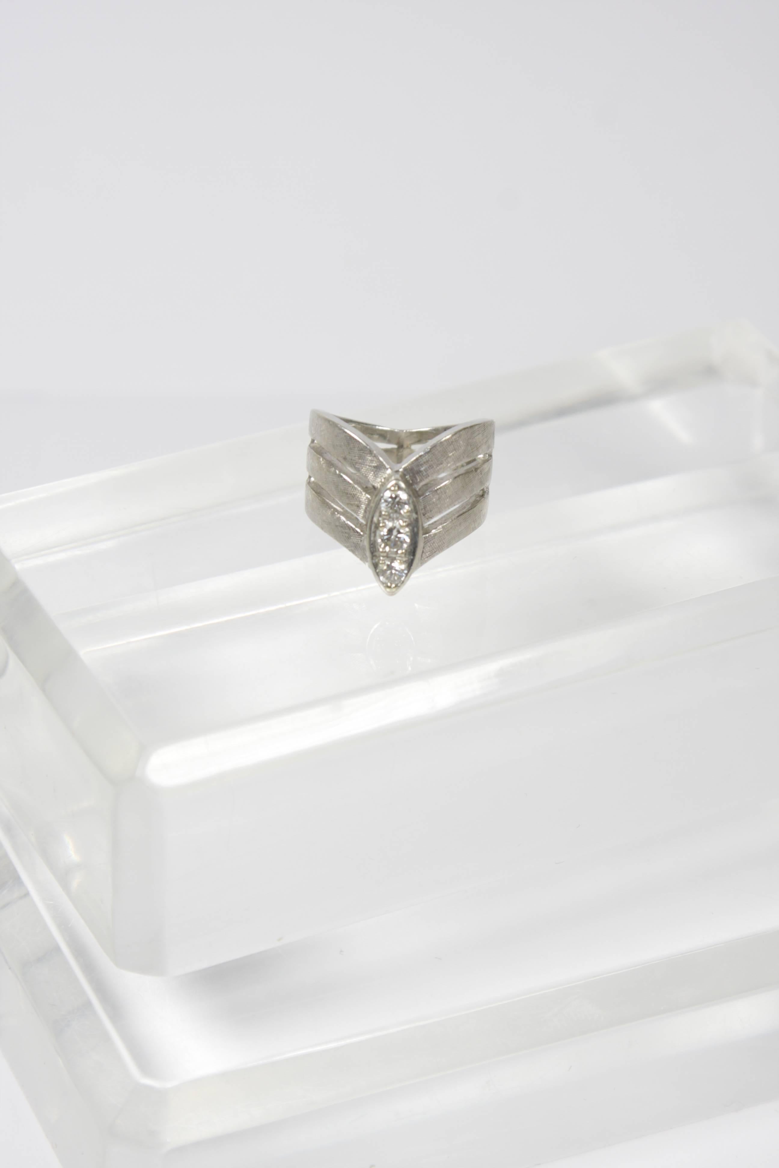 Diamond Gold Textured Chevron Ring  In Excellent Condition In Los Angeles, CA