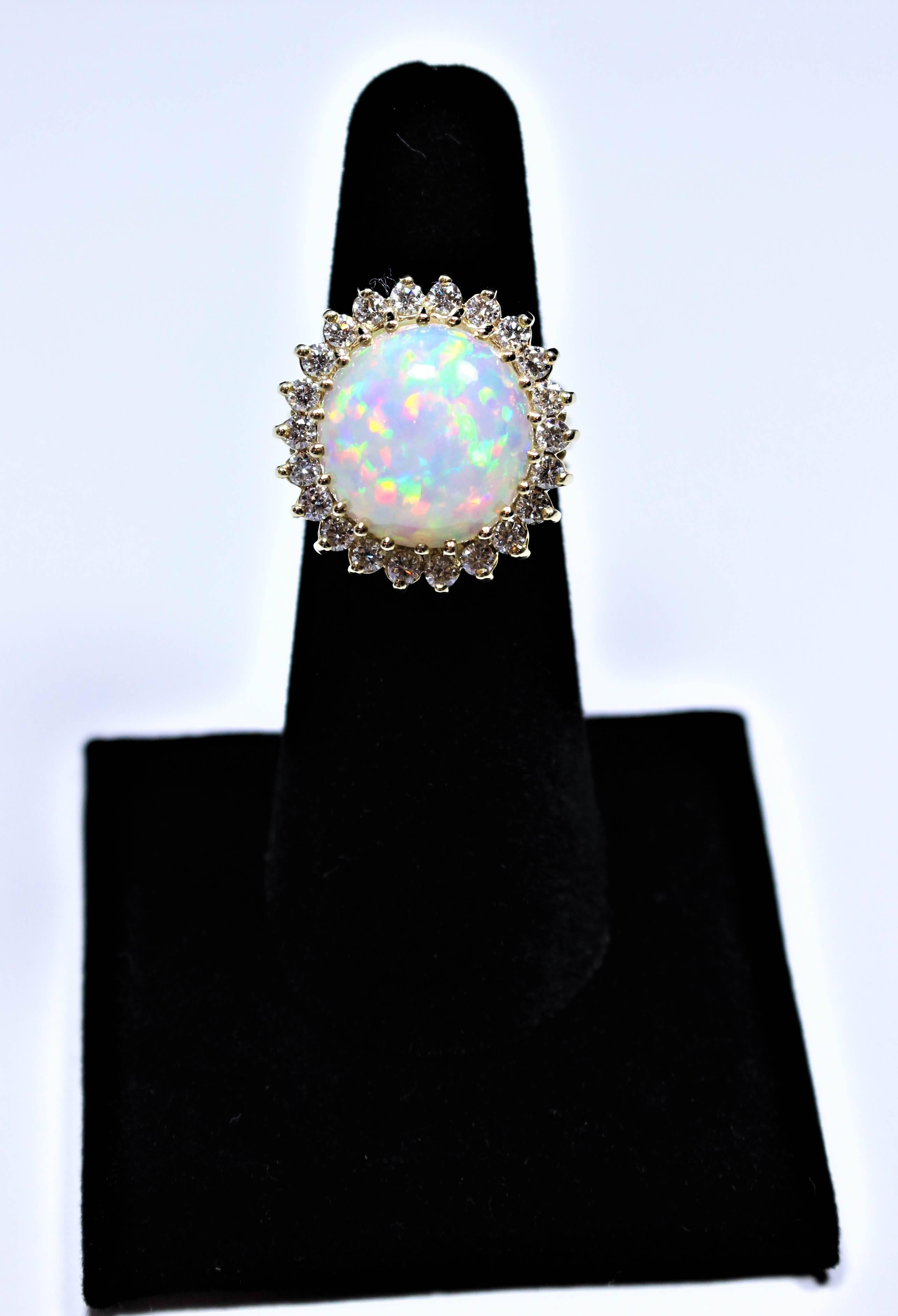 8.11 Carat Opal Round Cut Diamond Gold Ring In Excellent Condition In Los Angeles, CA