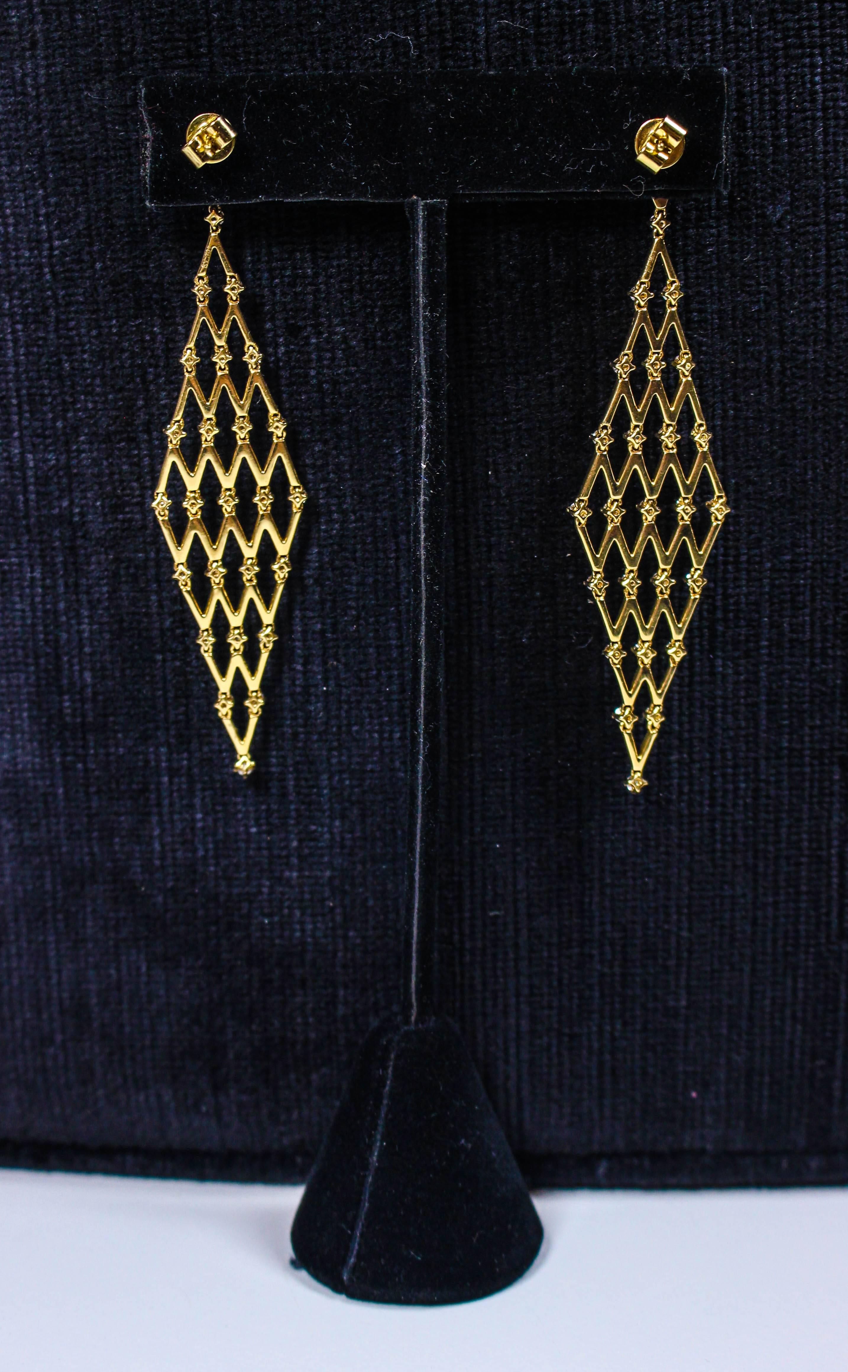 Yellow Gold and Diamond Mesh Dangle Earrings For Sale 1