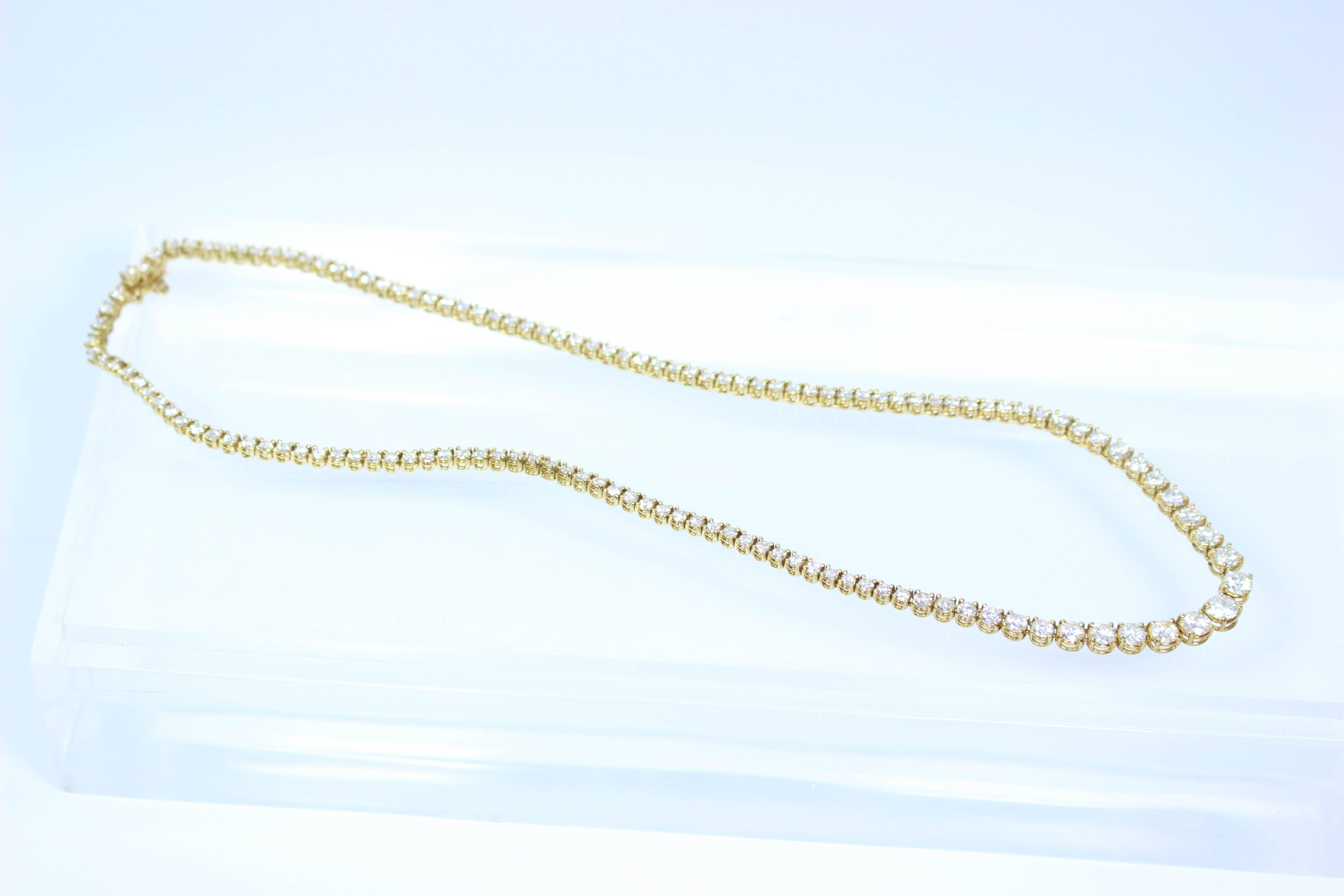 Diamond Gold Line Necklace For Sale 1