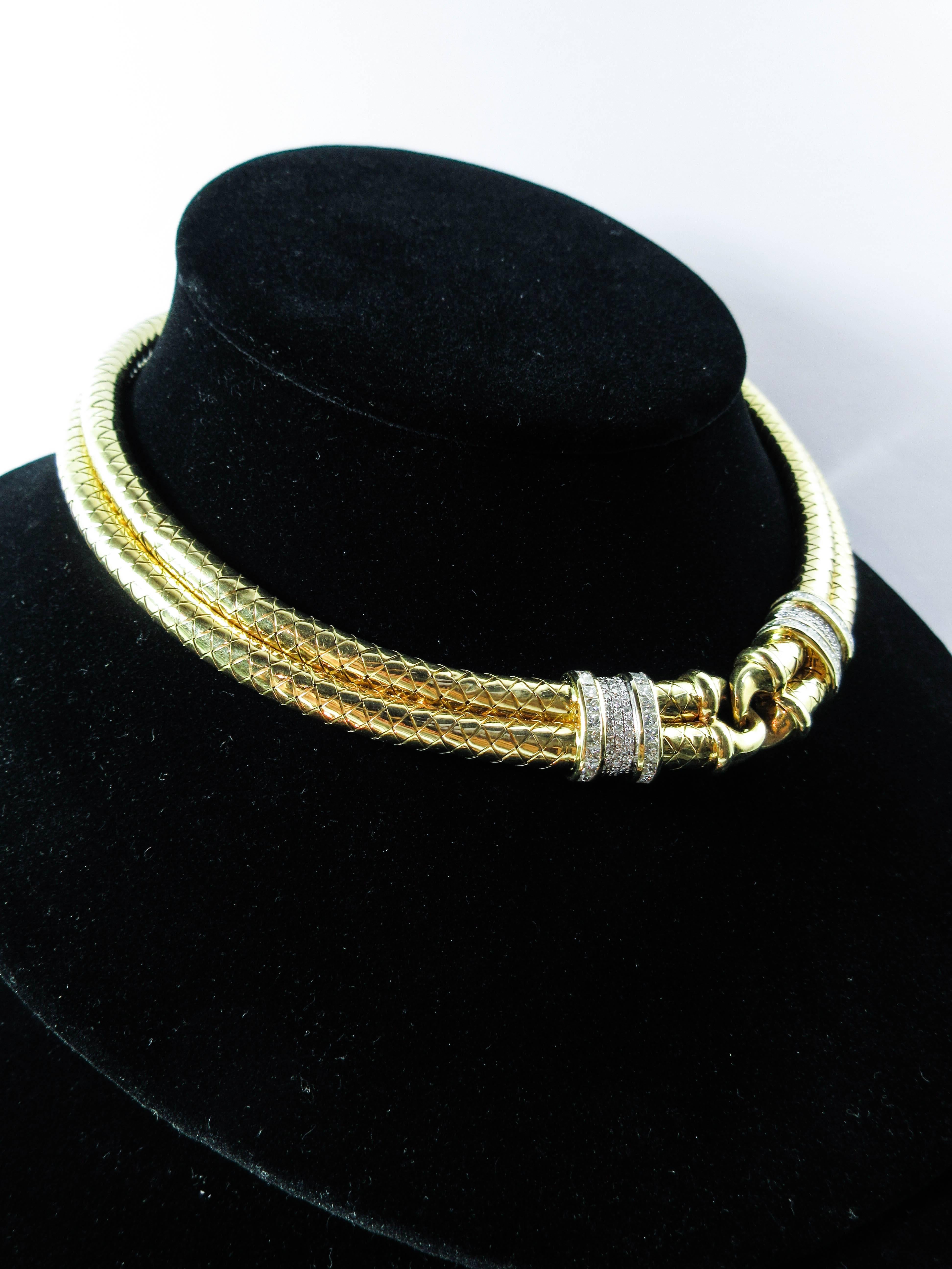 Diamond Yellow Gold Column Necklace In Excellent Condition For Sale In Los Angeles, CA