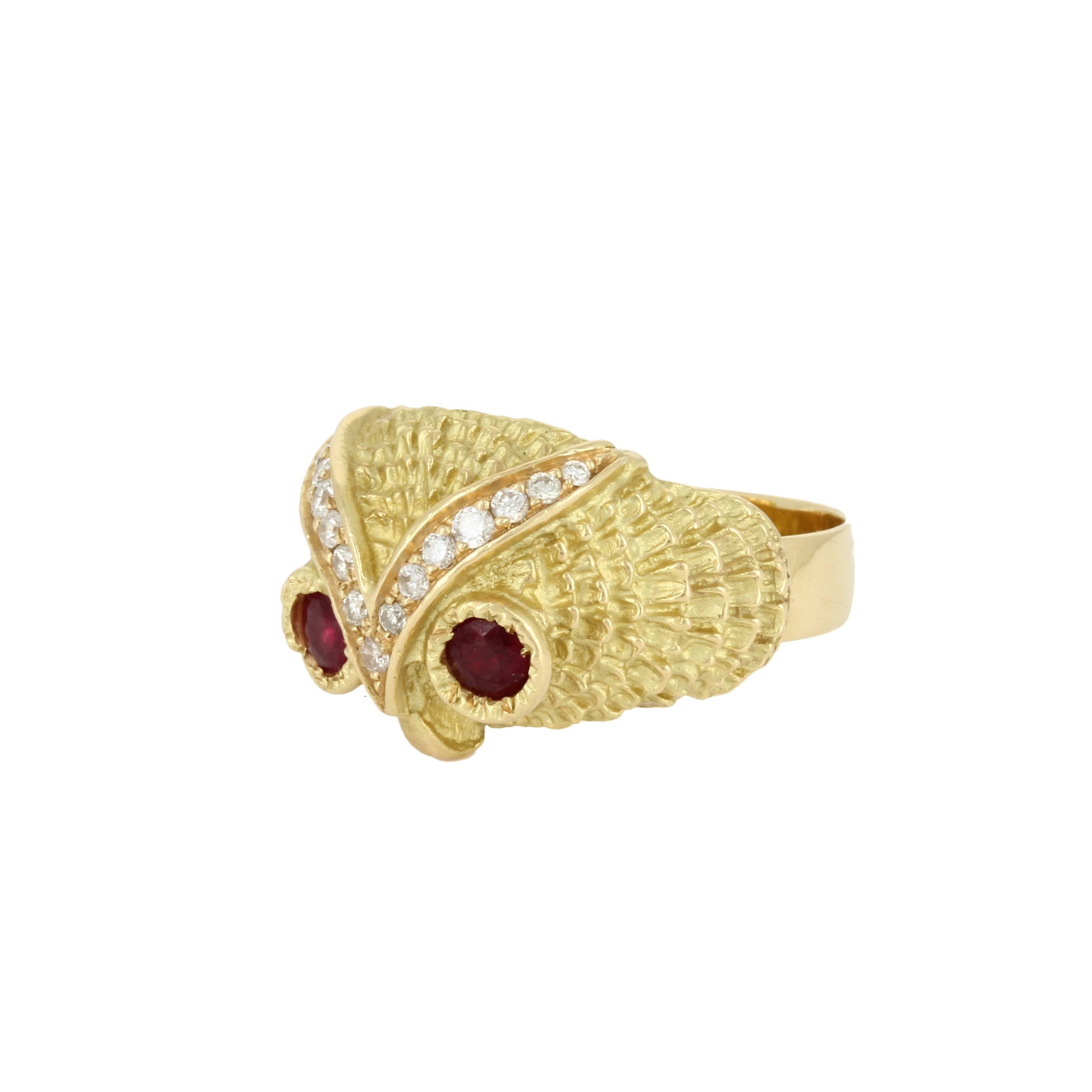 Ring in 18K gold 12 grammes
Diamonds 0,30 carats 
Ruby 0,40 carats 
size 53
Possibility to put at your size 
