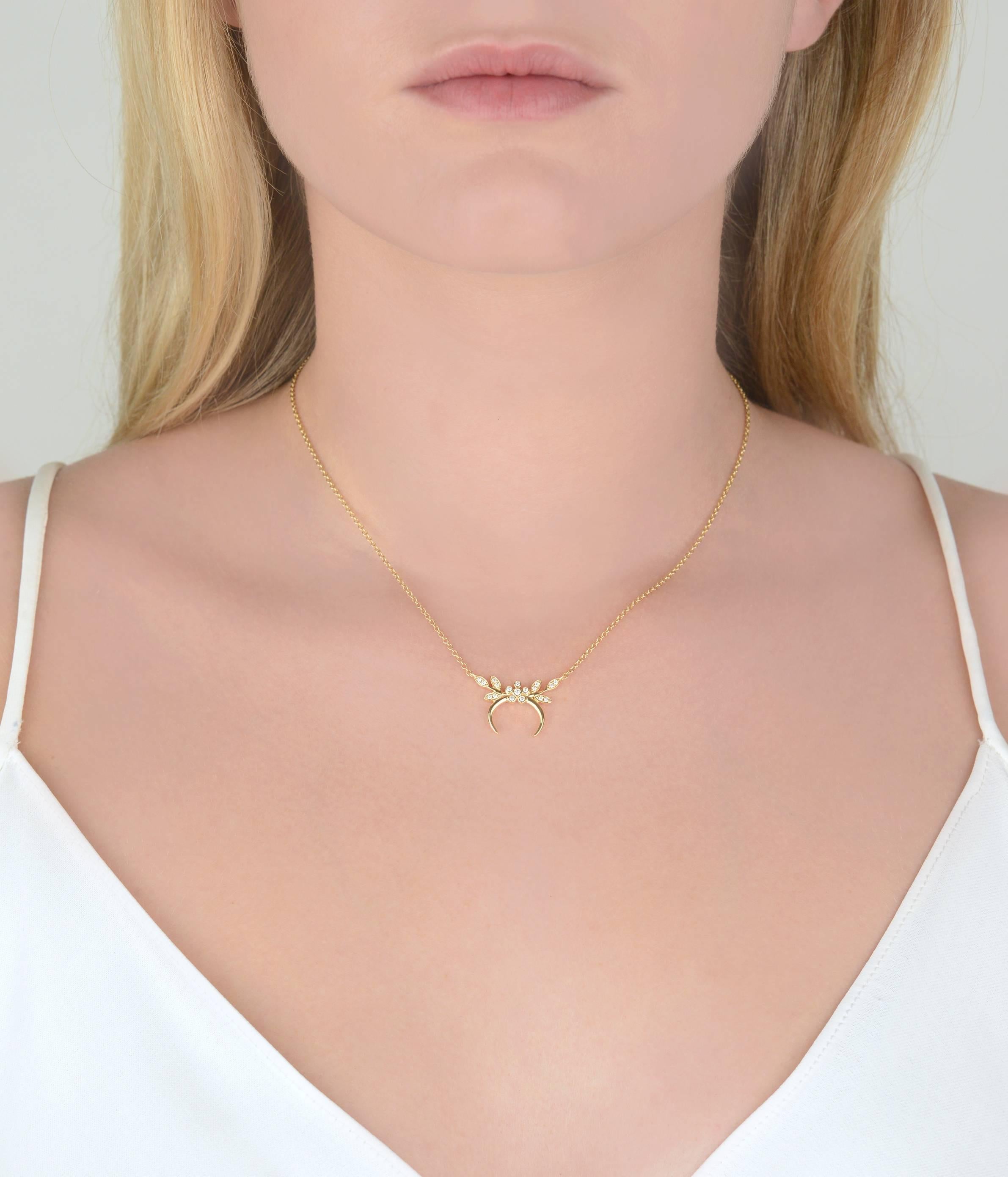 Necklace in 18K yellow Gold 4,3 grammes
Diamonds 0,11 carats 
3 holes to fix the lenght
