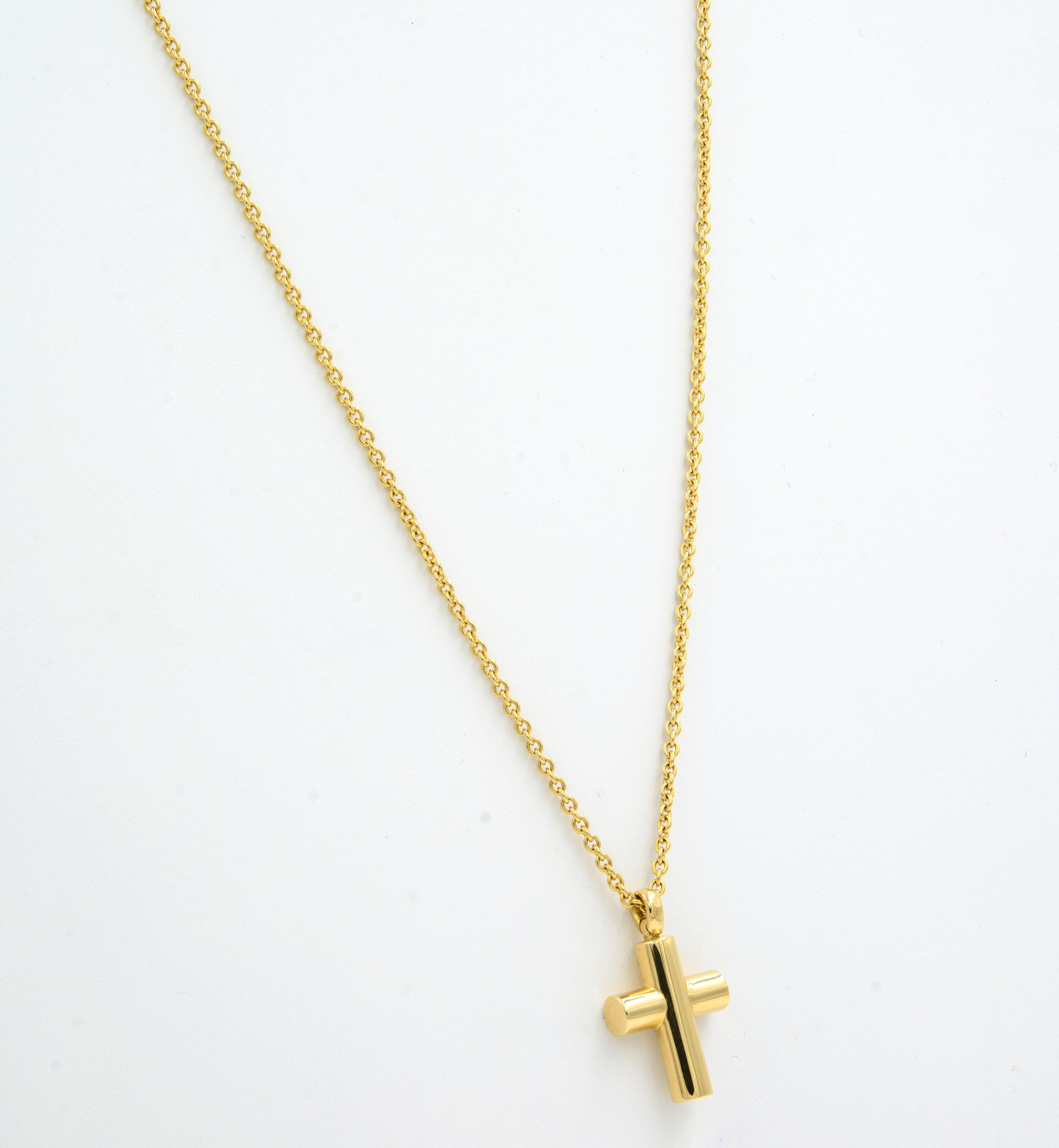 Bvlgari Yellow Gold Cross on Chain 18 Karat In Excellent Condition In New York, NY