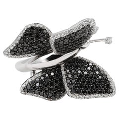 Bague « Butterfly » de Crivelli, diamants noirs et blancs, or blanc 18 carats, 2,53 carats au total