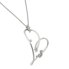 Collana con ciondolo a forma di cuore grande con diamanti Crivelli, oro bianco 18 carati, 0,71 carati in totale