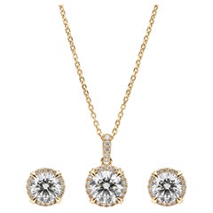 Conjunto de collar y pendientes con diamantes de corte redondo cultivados en laboratorio de Rachel Koen, en oro de 14K