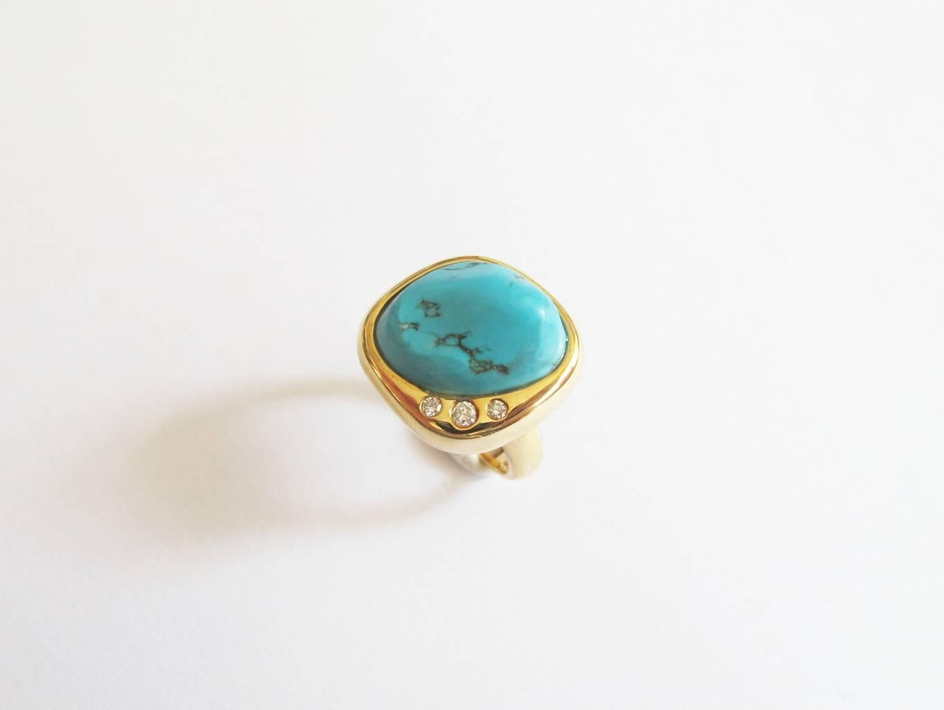 18K Yellow Gold Turquoise Diamond Sculptural Ring In New Condition For Sale In Sheung Wan, Hong Kong