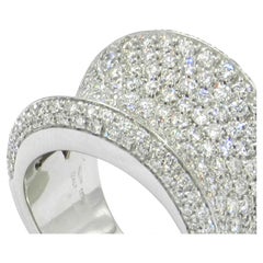 Used 18 Karat White Gold White Diamonds Pavè Saddle Garavelli Ring