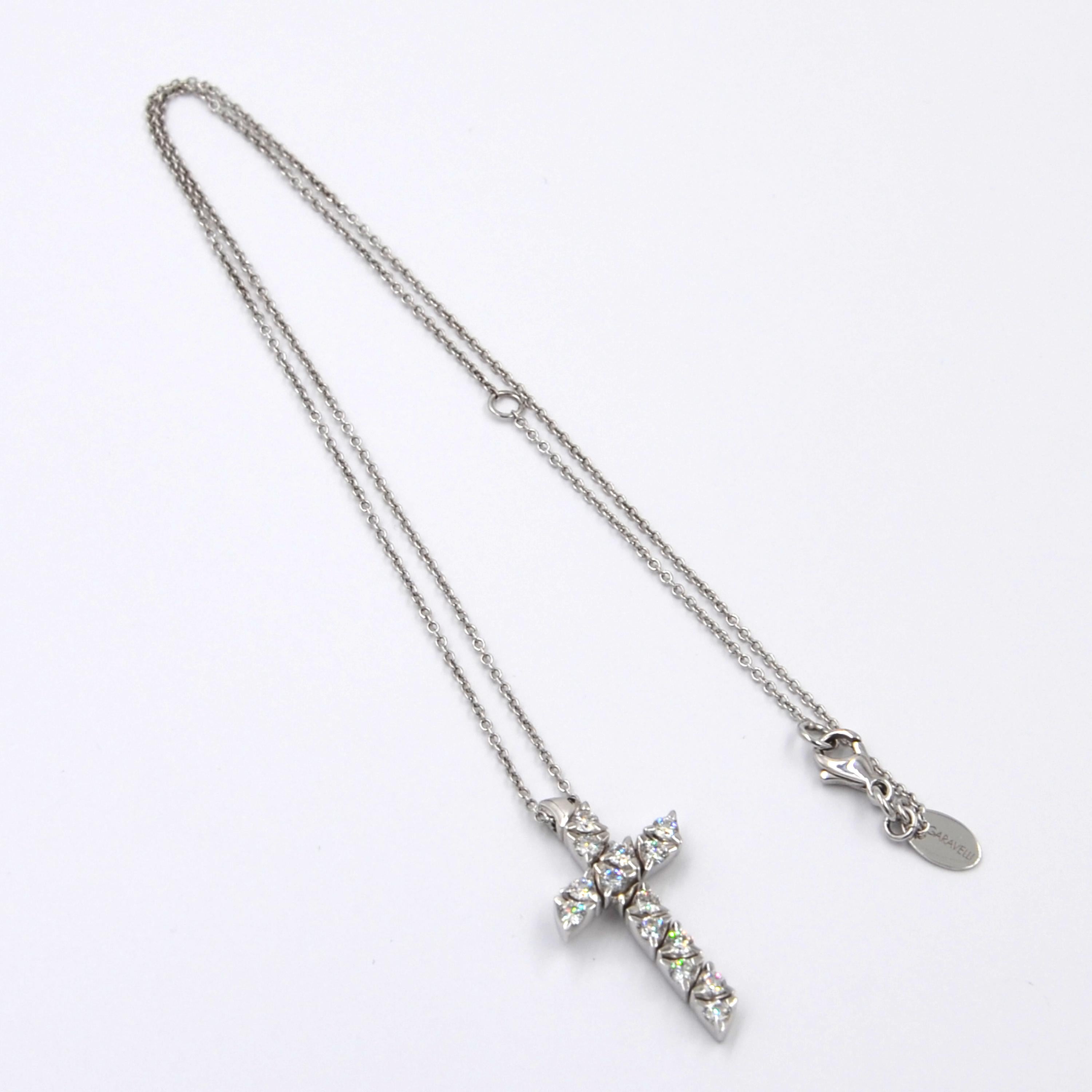 Women's or Men's 18 Karat White Gold White Diamonds Garavelli Cross Pendant Necklace