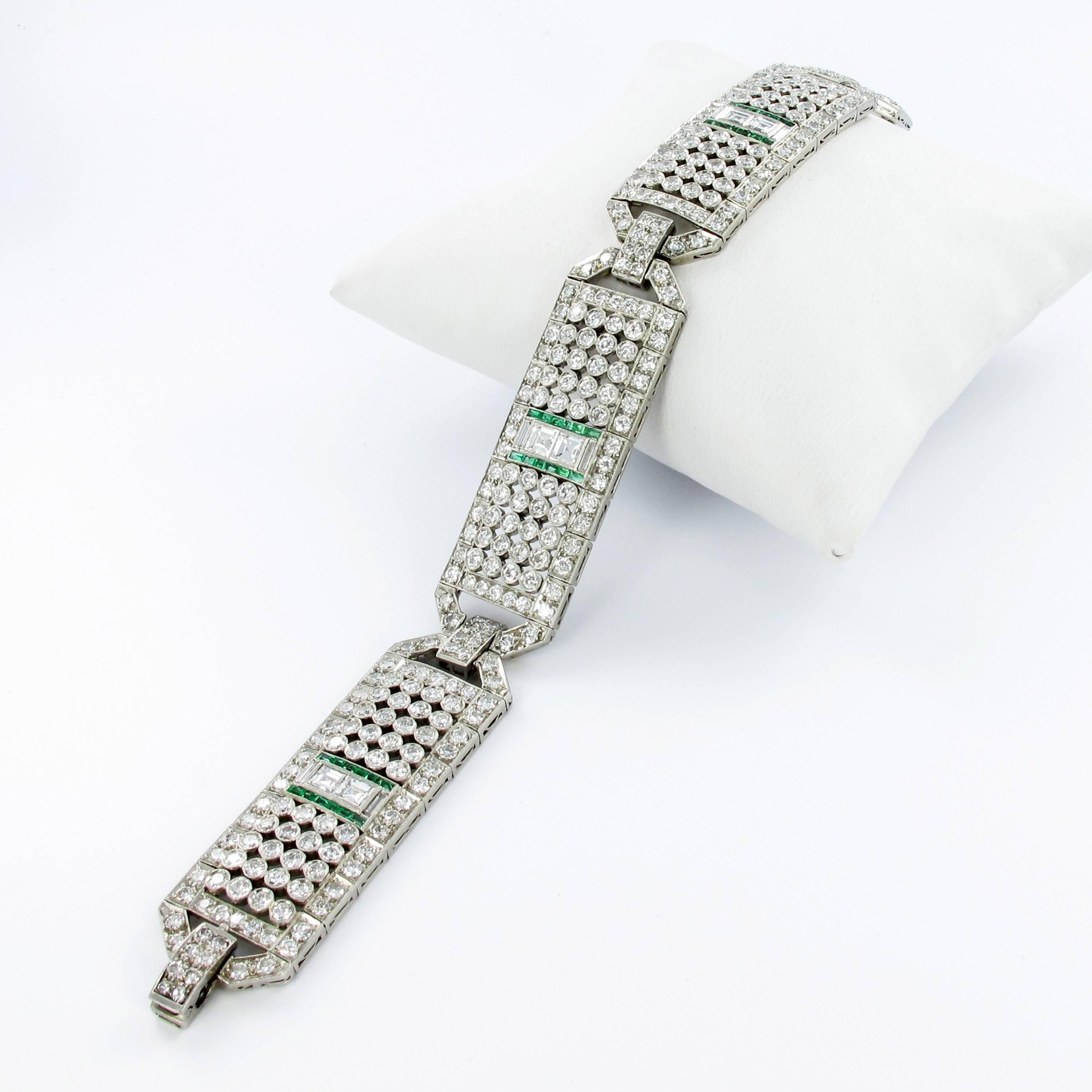 This original magnificent Art Deco bracelet is handcrafted in platinum 950. The 310 round-cut, 6 square-cut and 6 baguette-cut diamonds are weighing approx. 16 carats in total. The quality of diamonds is stated as G/H color and VS clarity (very few