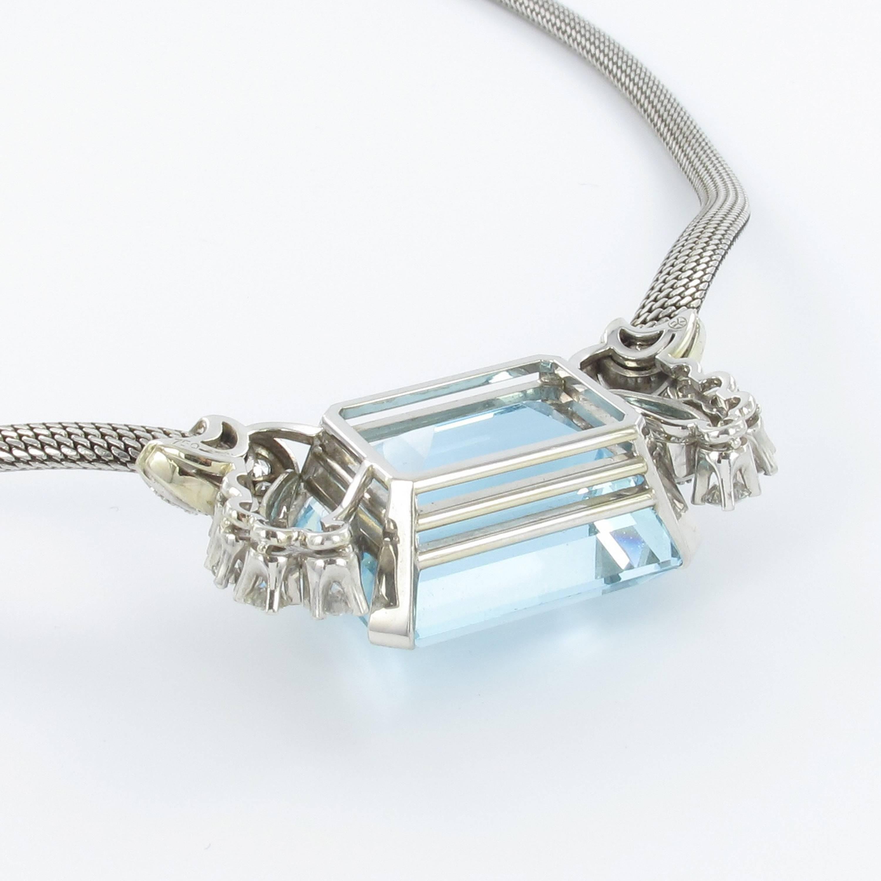 Aquamarine and Diamond Gold Necklace In Good Condition For Sale In Lucerne, CH