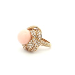 Cocktail Ring with Diamonds and Coral in 18K Yellow Gold