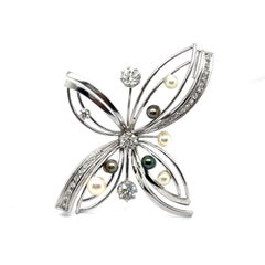 Floral Brooch with Diamonds and Pearls in 18 Karat White Gold