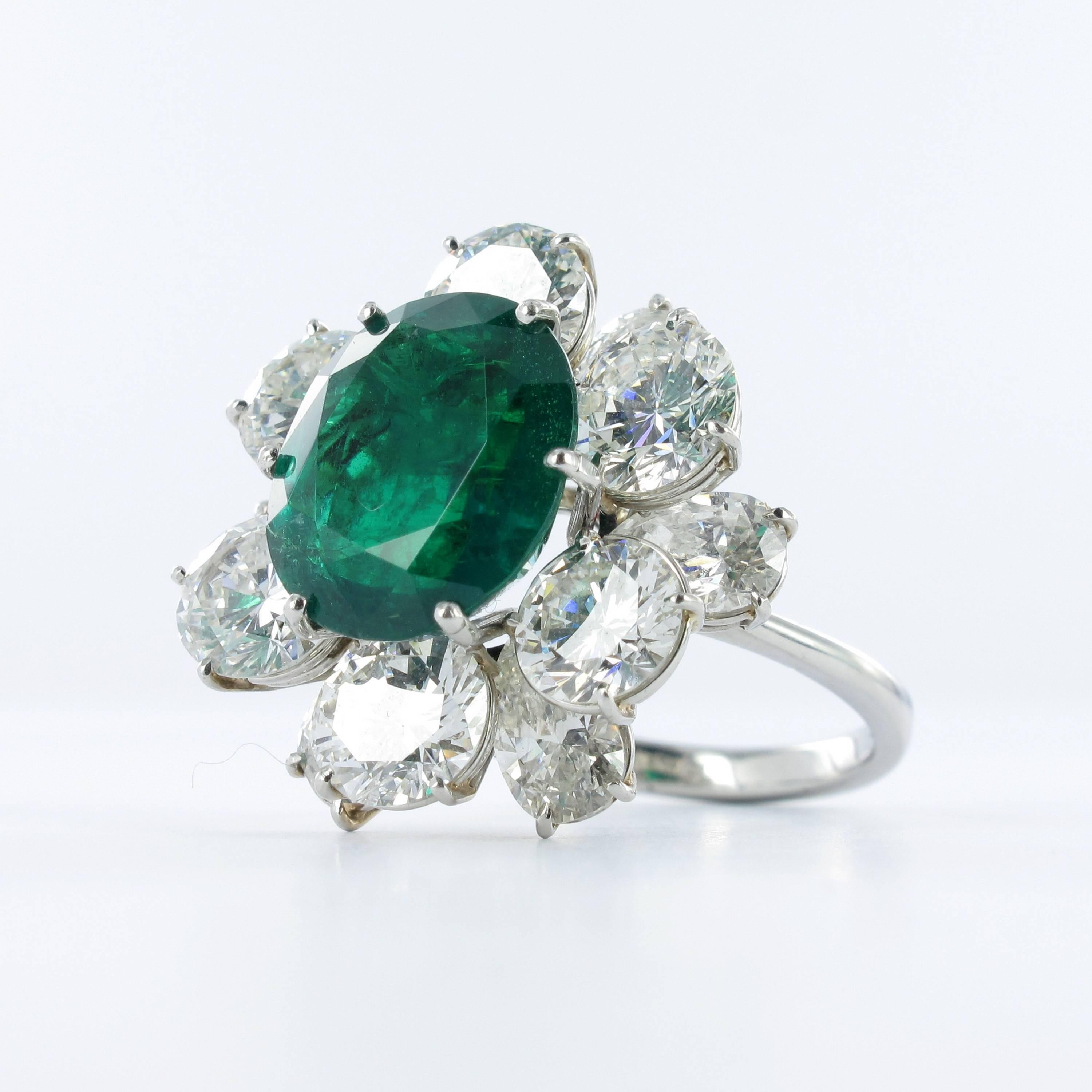 Certified Colombian Emerald Diamond Platinum Ring In Good Condition In Lucerne, CH