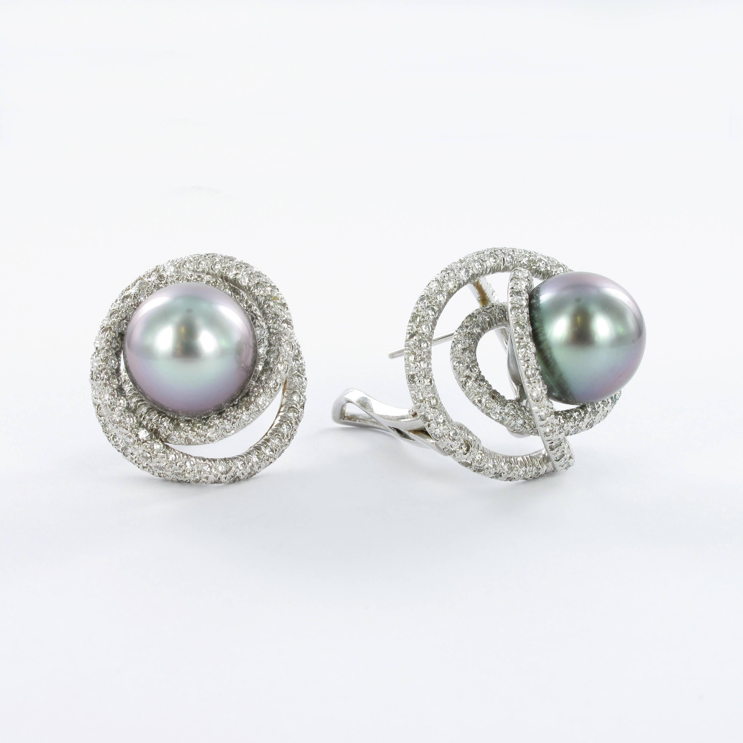 Tahitian Cultured Pearl Diamond Earrings In Excellent Condition In Lucerne, CH