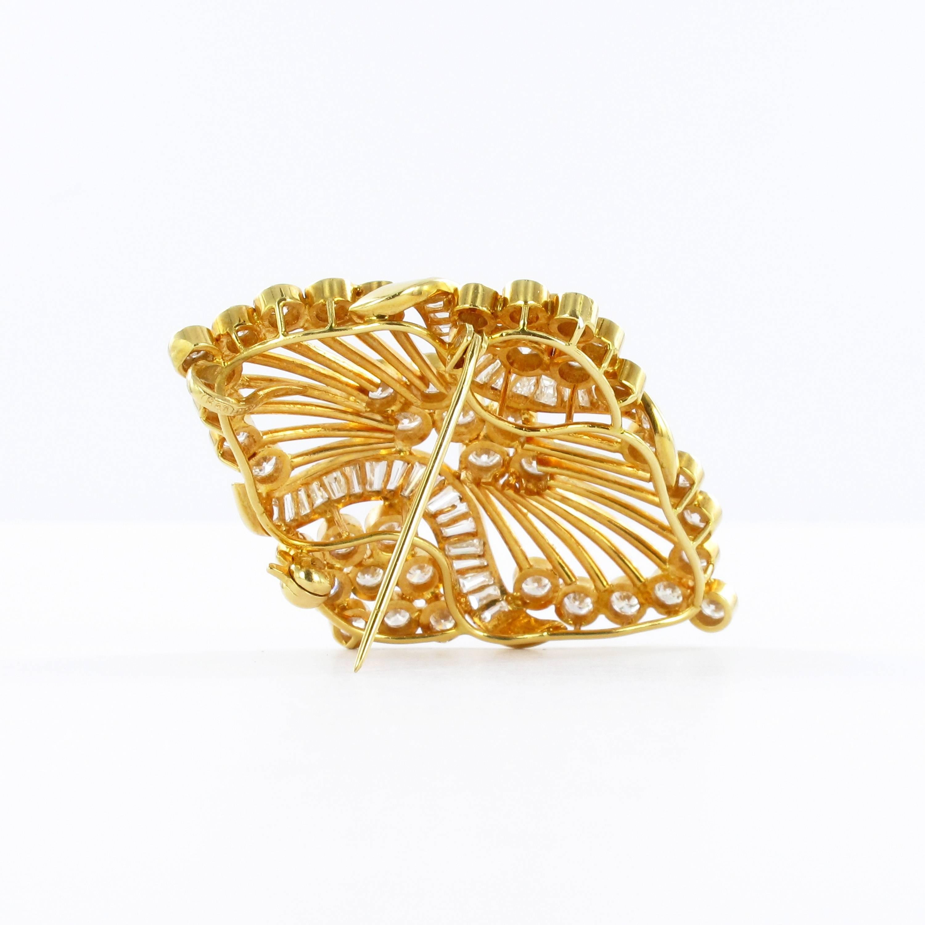 Women's or Men's Gold Diamond Flower Pendant or Brooch