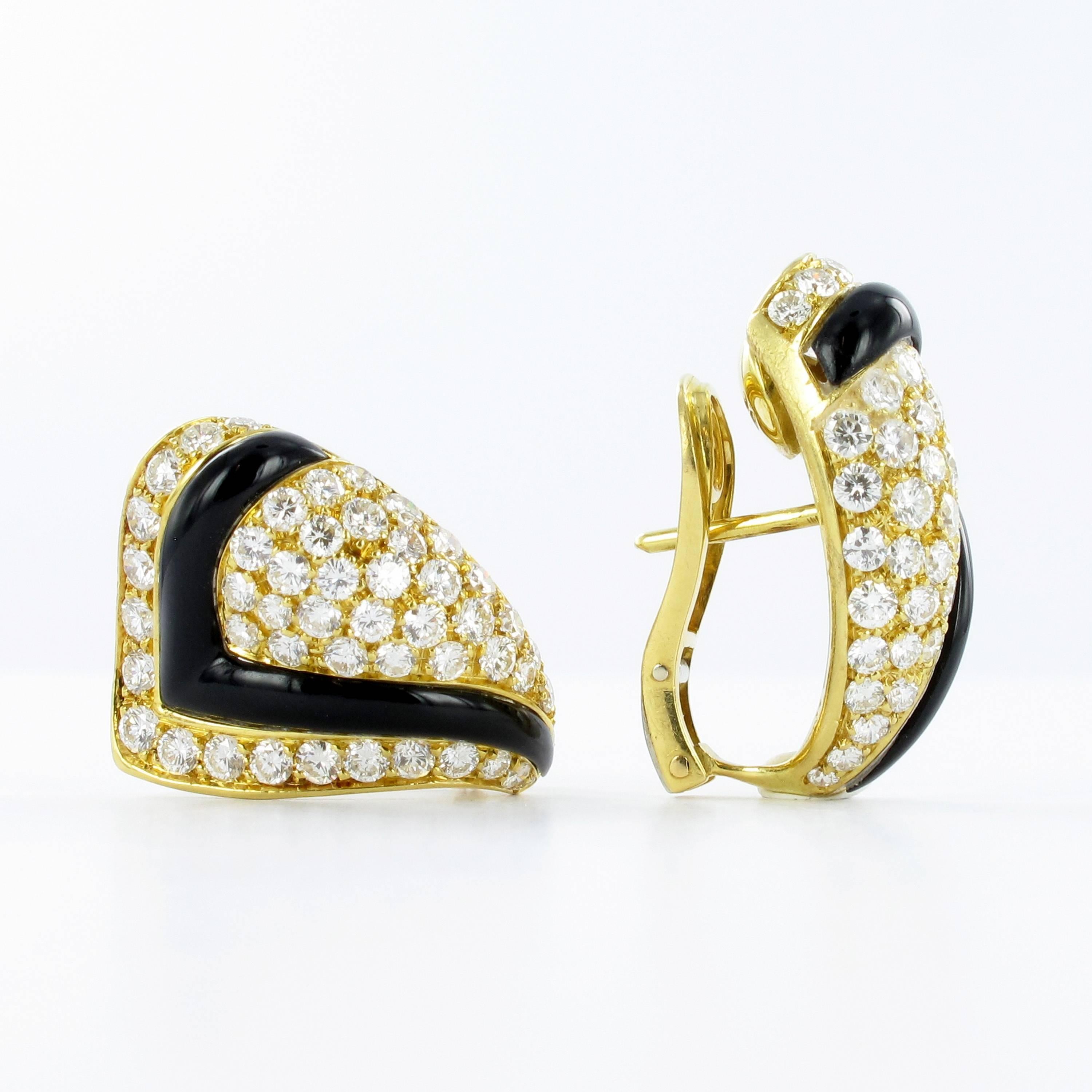 Modern Pair of 18 Karat Gold, Black Chalcedony Diamond Earclips For Sale