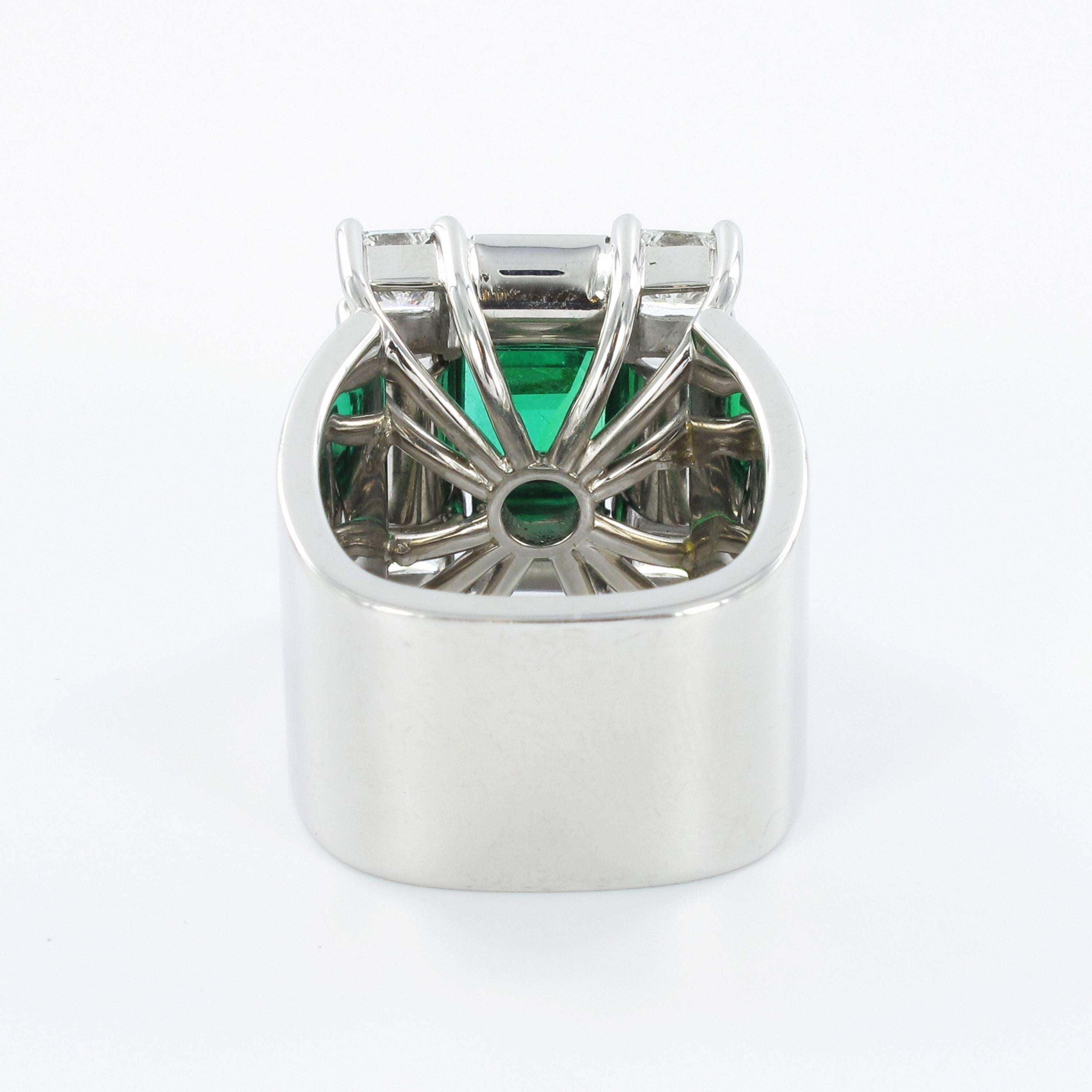 Magnificent Emerald and Diamond Cocktail Ring For Sale 5